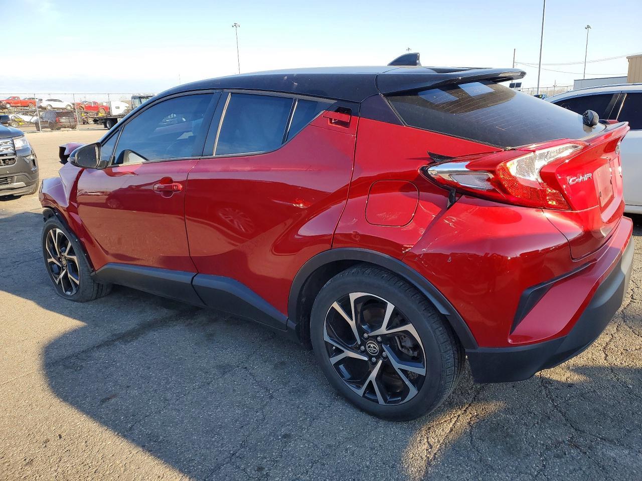 2020 Toyota C-Hr Xle - Image 2