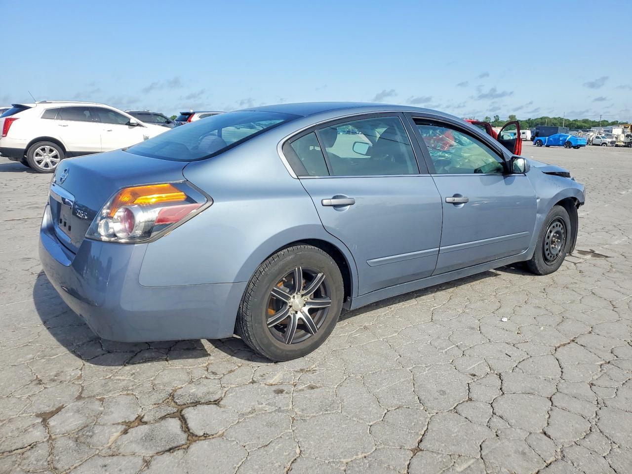 2011 Nissan Altima 2.5 - Фото 3