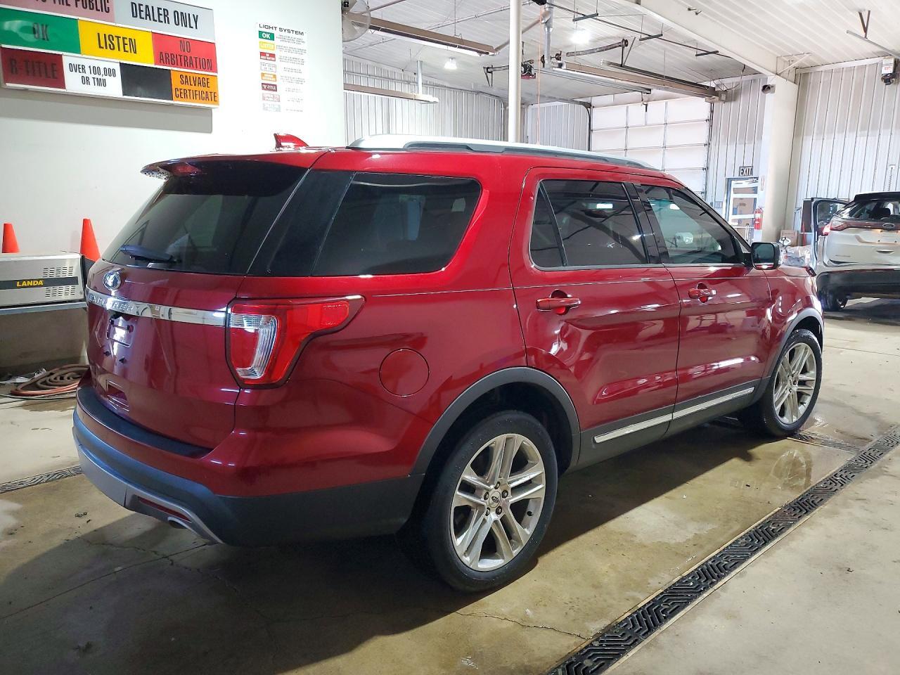 2017 Ford Explorer Xlt - Image 3