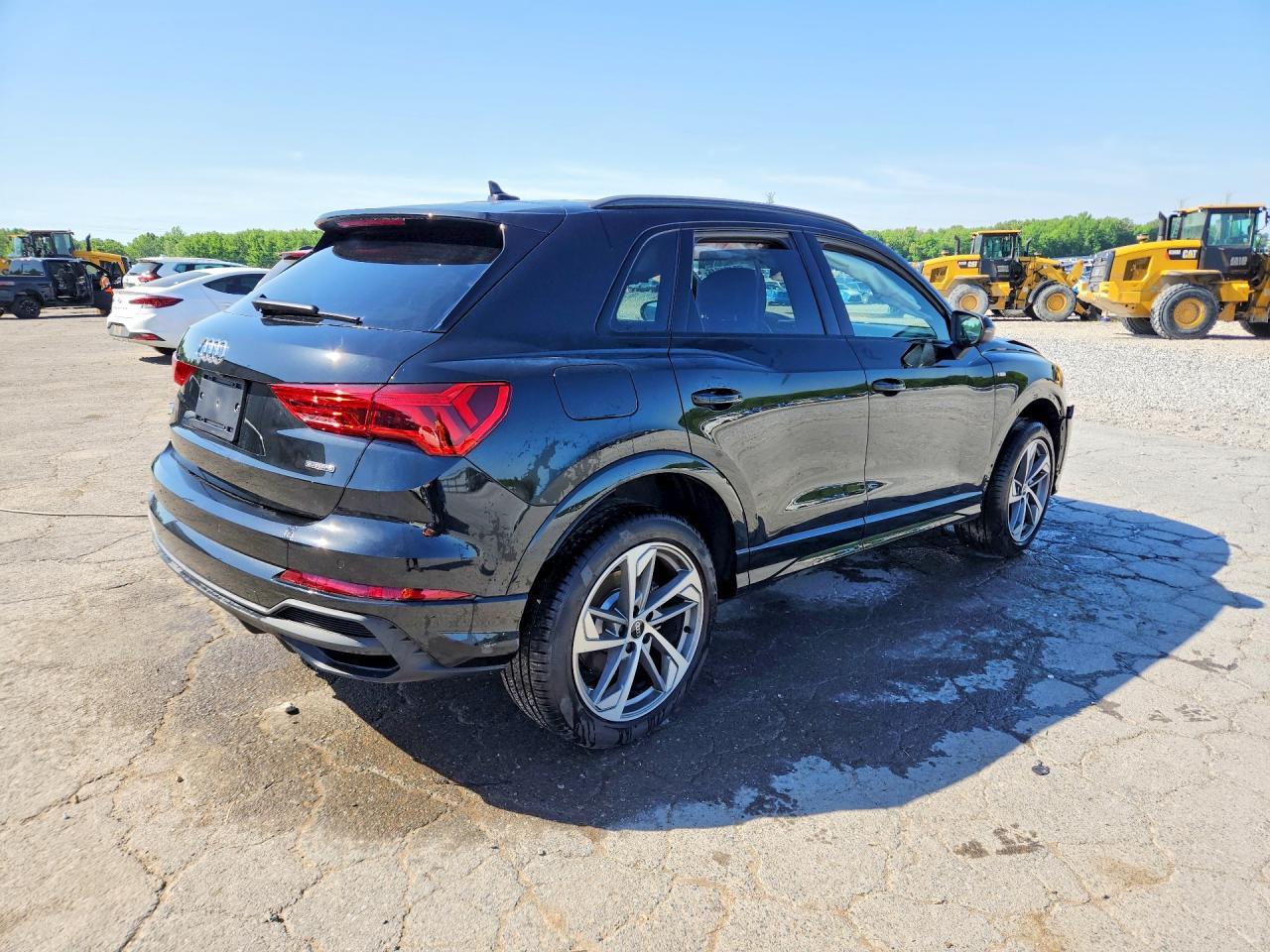 2025 Audi Q3 Premium S Line 45 - Фото 3