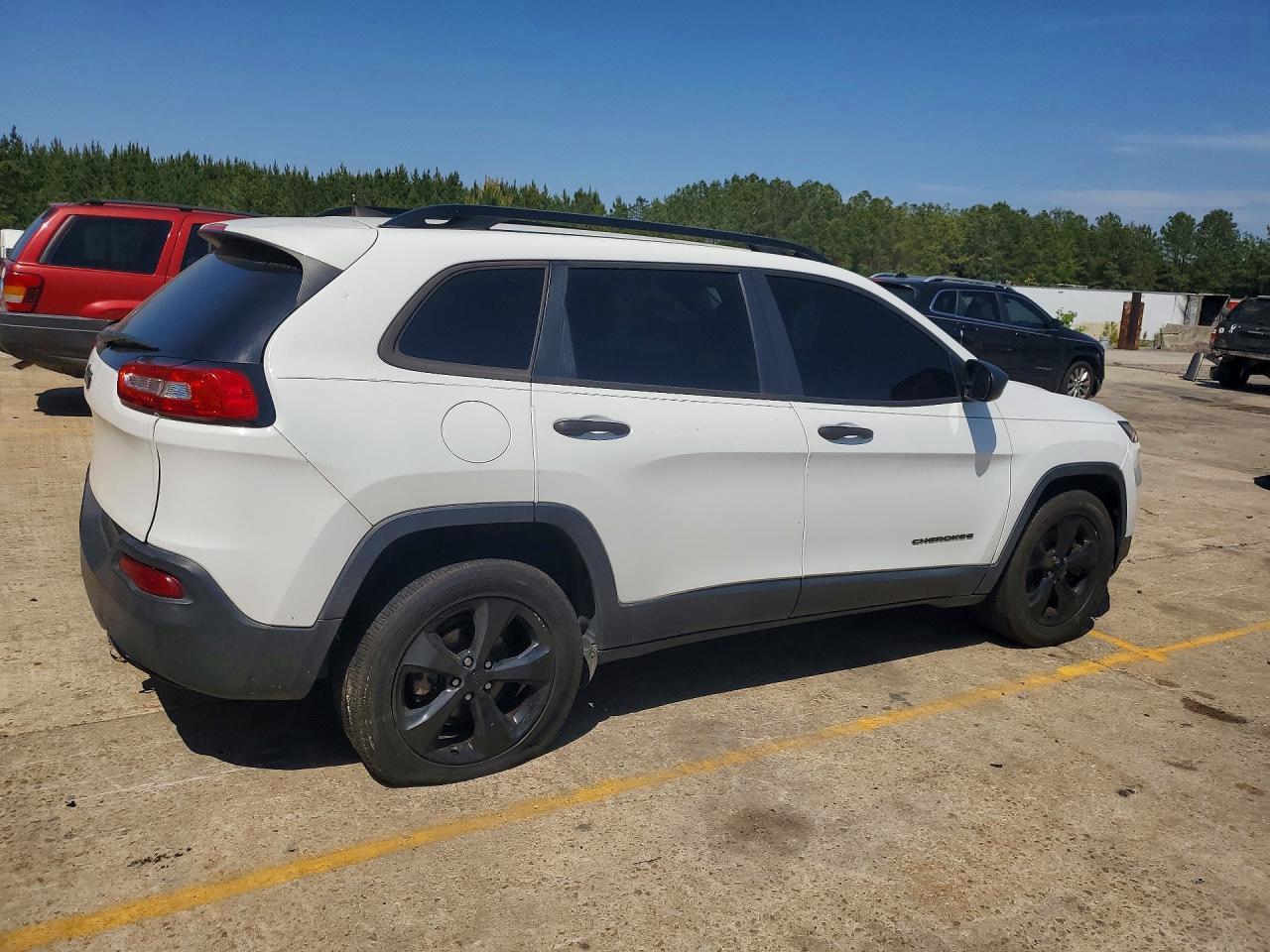 2017 Jeep Cherokee Sport - Image 3