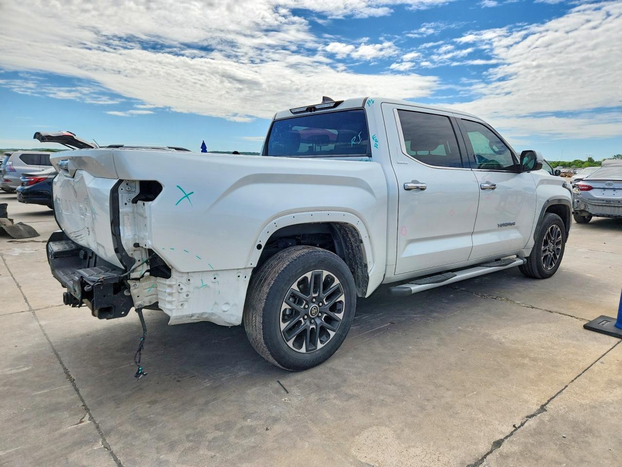 2022 Toyota Tundra - Фото 3