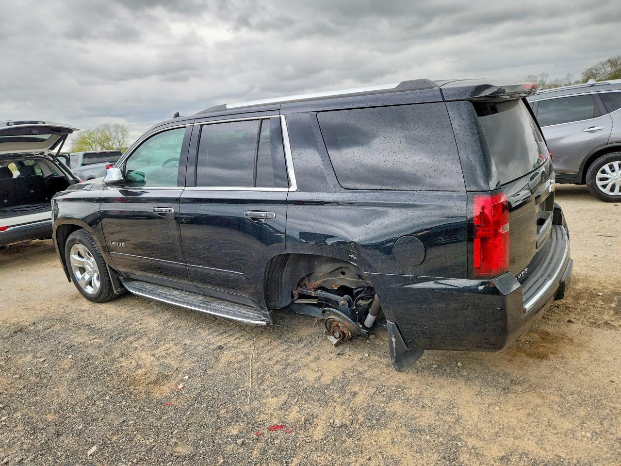 2017 Chevrolet Tahoe K1500 Premier - Фото 2