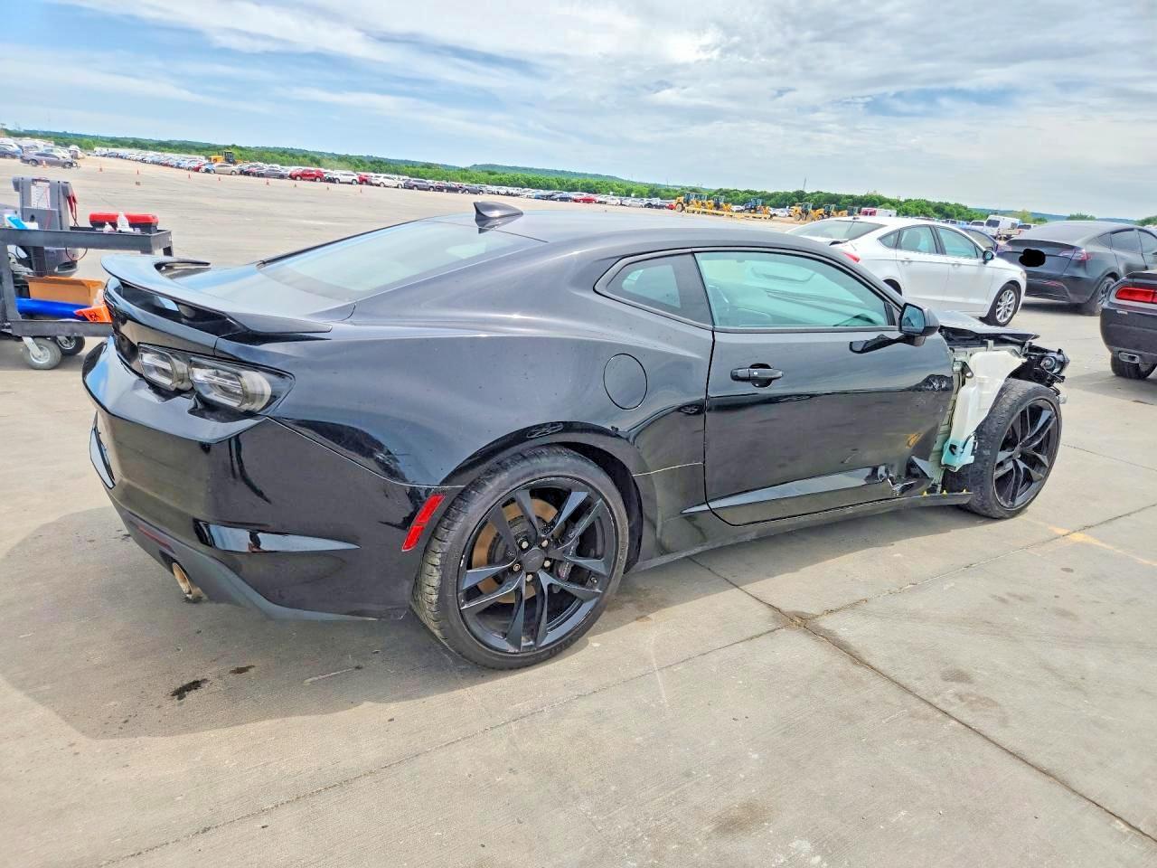 2023 Chevrolet Camaro Lt1 - Image 3
