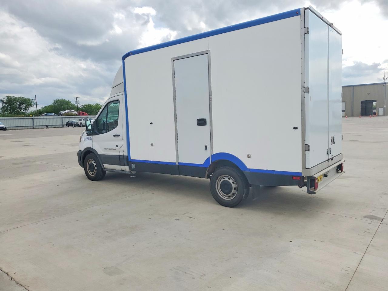 2021 Ford Transit Delivery Truck - Фото 2