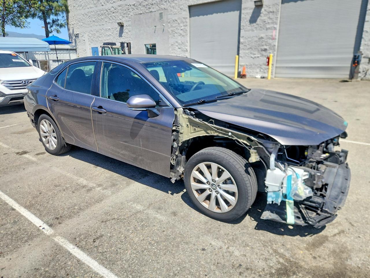 2018 Toyota Camry Le - Фото 4