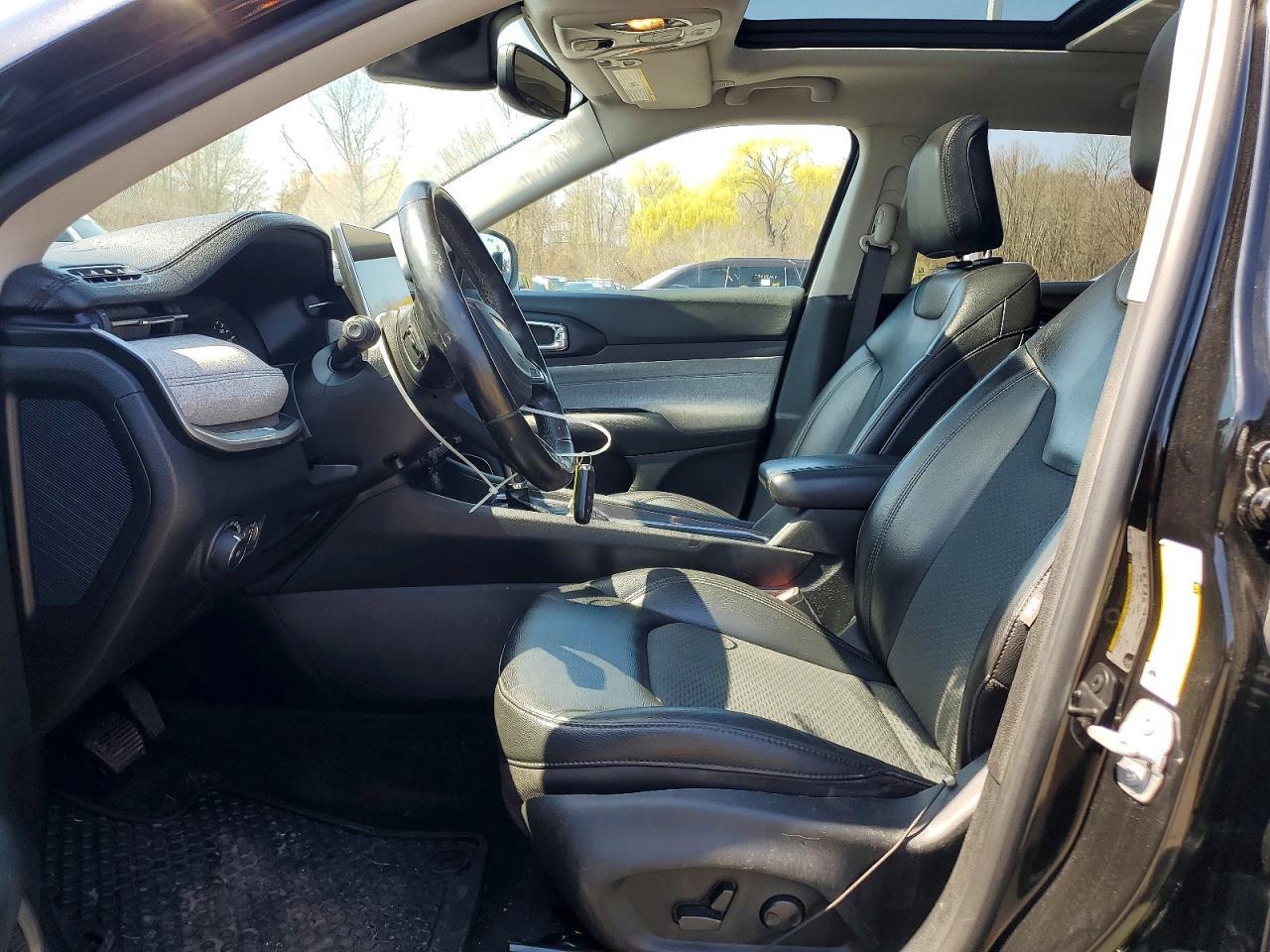 2022 Jeep Compass Latitude - Image 7