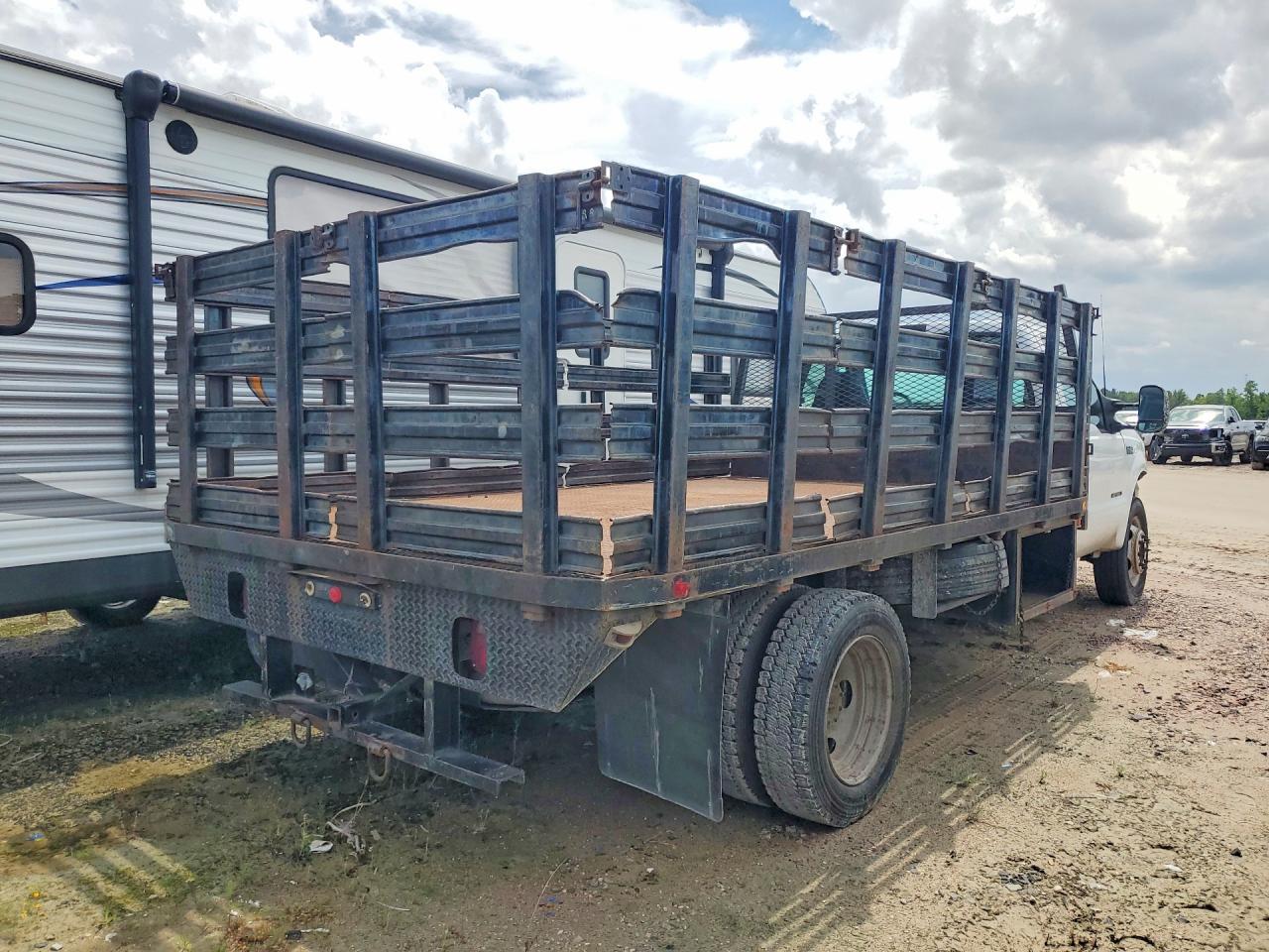 2000 Ford F450 - Image 3