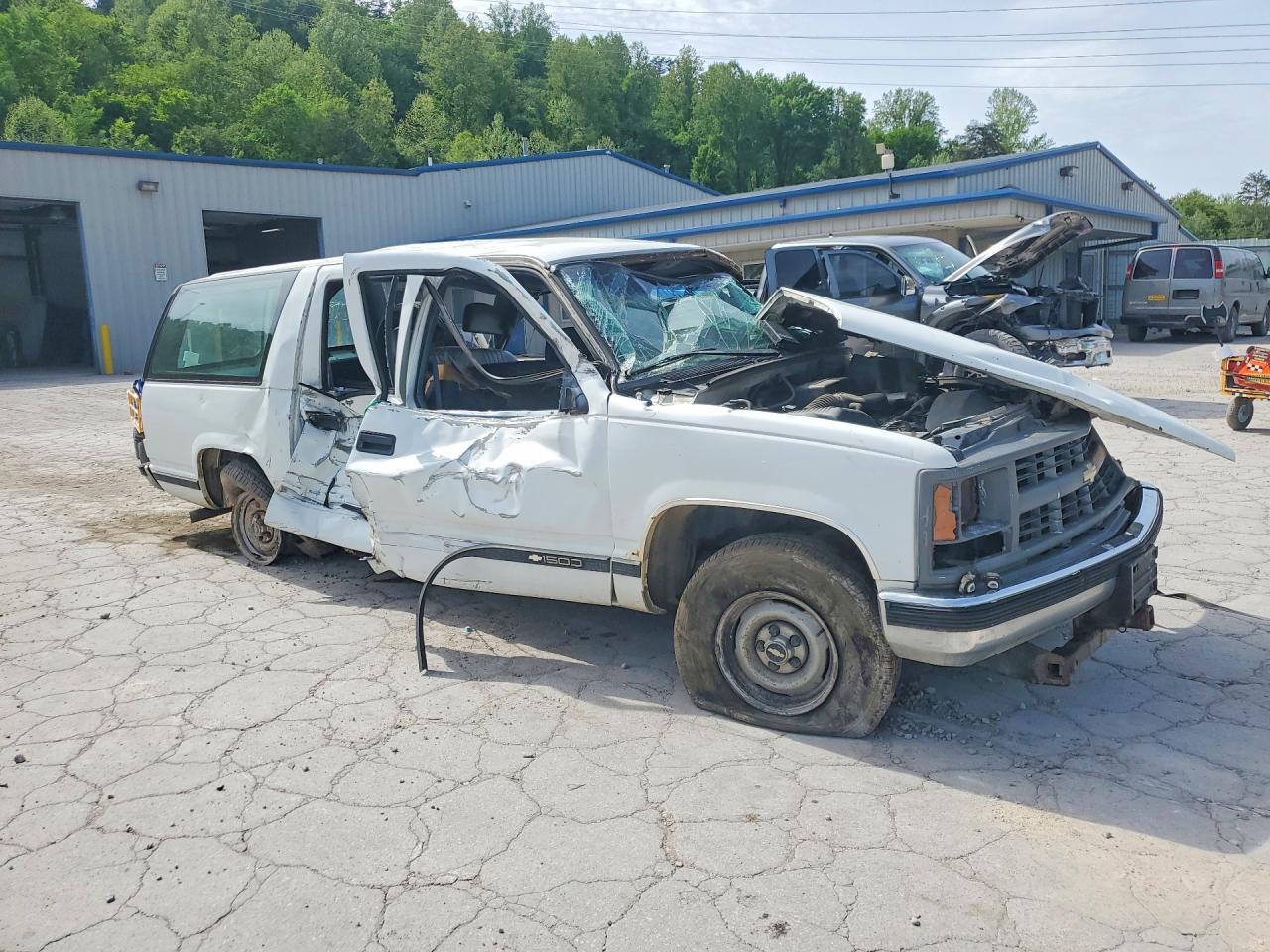 1996 Chevrolet Suburban C1500 - Фото 4