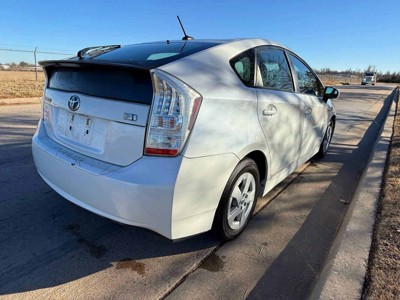 2011 Toyota Prius Two - Фото 4
