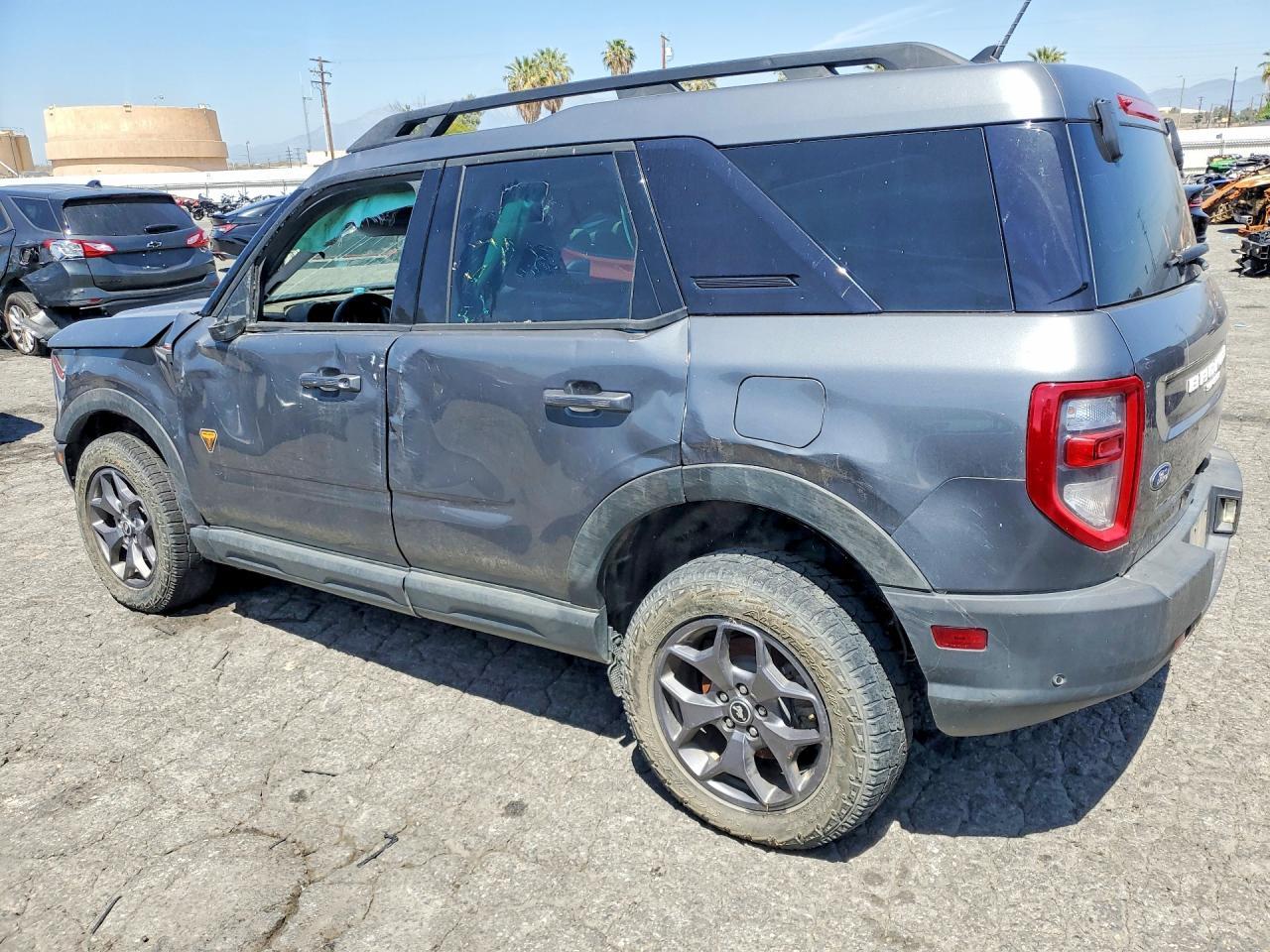 2022 Ford Bronco Sport Badlands - Image 2