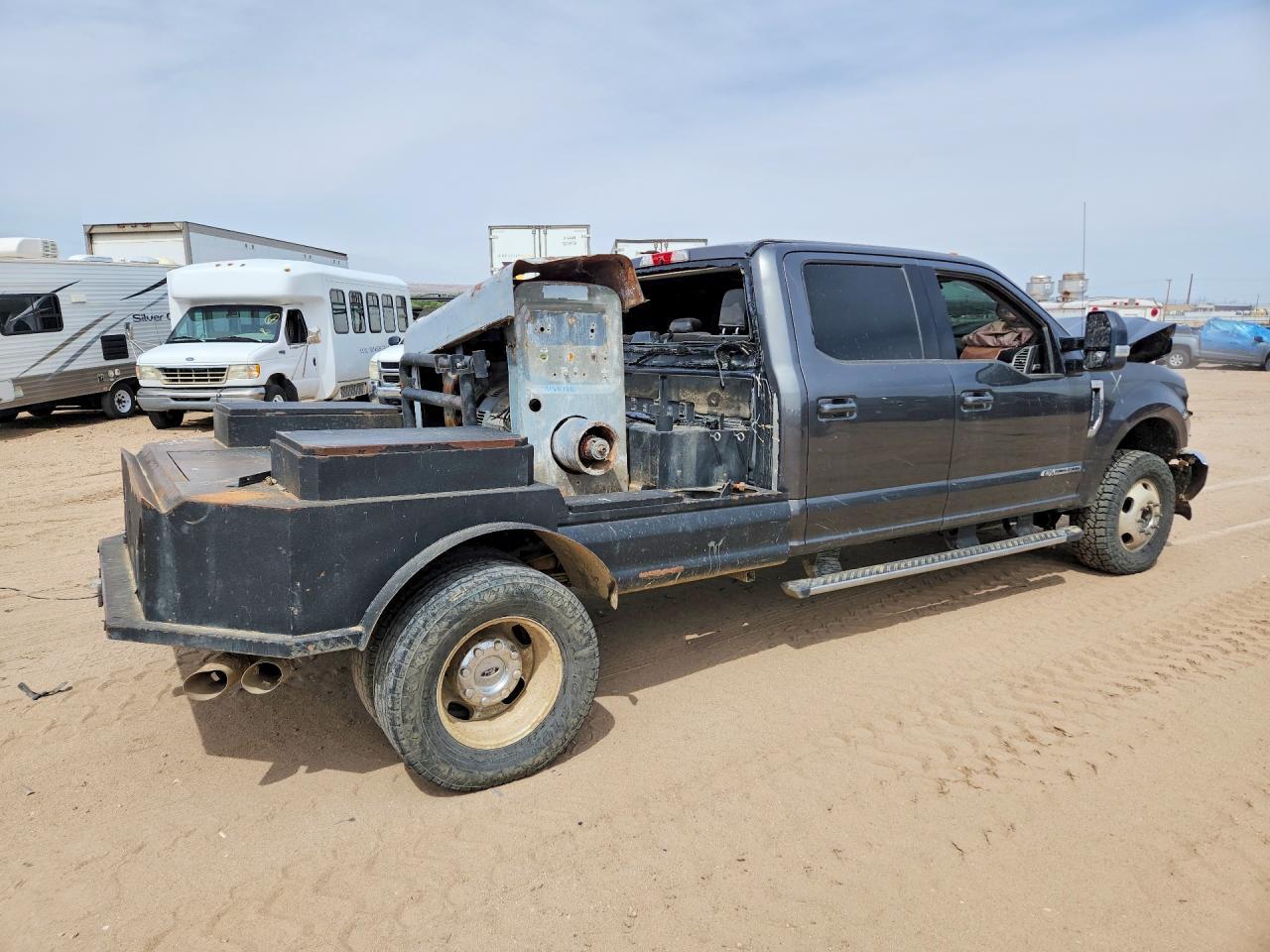 2017 Ford F350 Super Duty - Фото 3