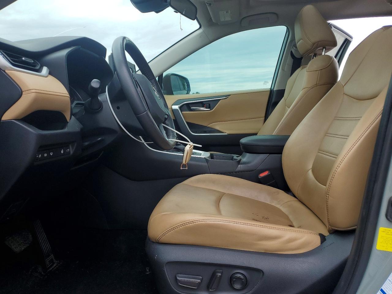 2020 Toyota Rav4 Xle Premium - Image 7