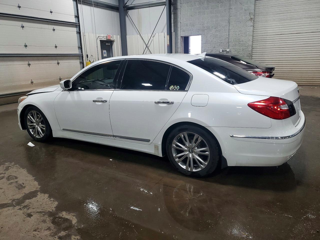 2012 Hyundai Genesis 5.0L - Фото 2