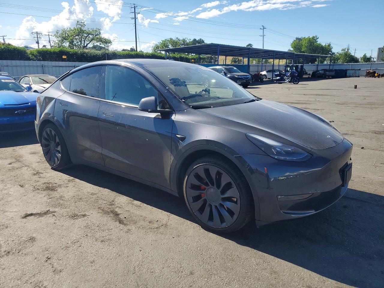 2024 Tesla Model Y - Фото 4
