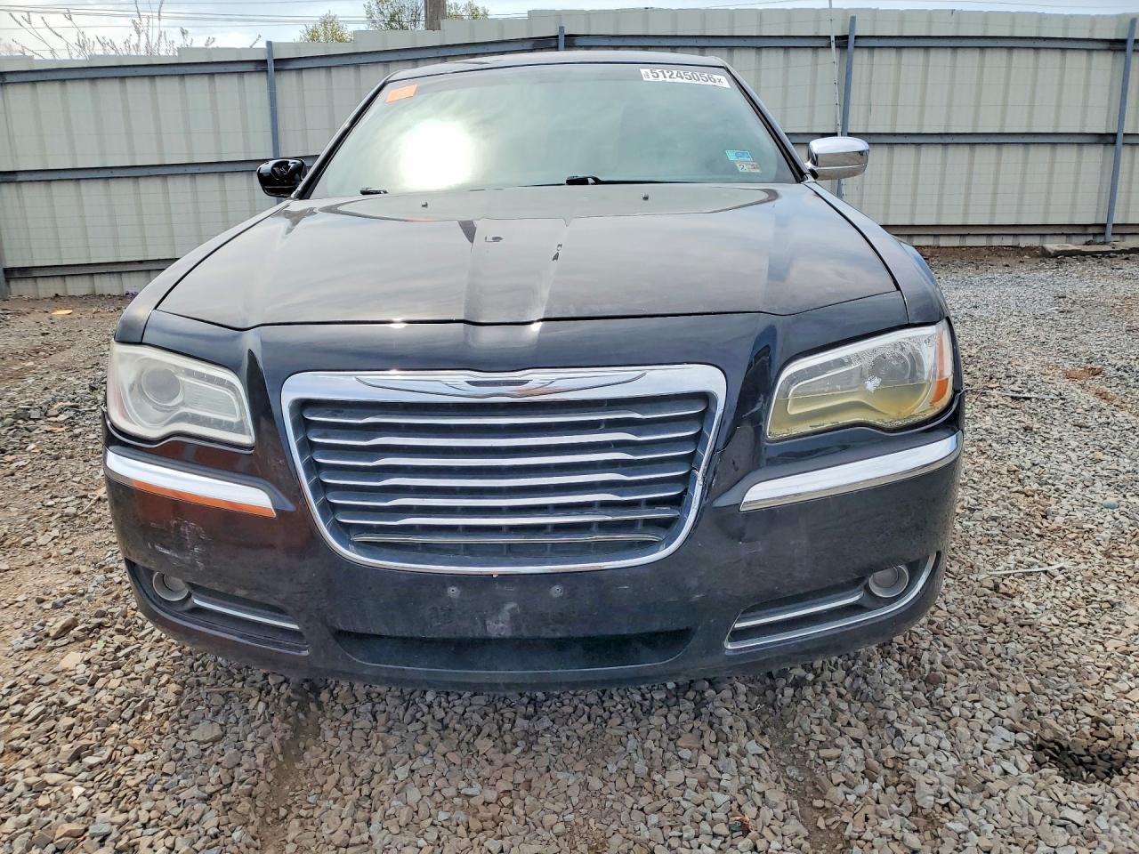 2013 Chrysler 300C - Image 5