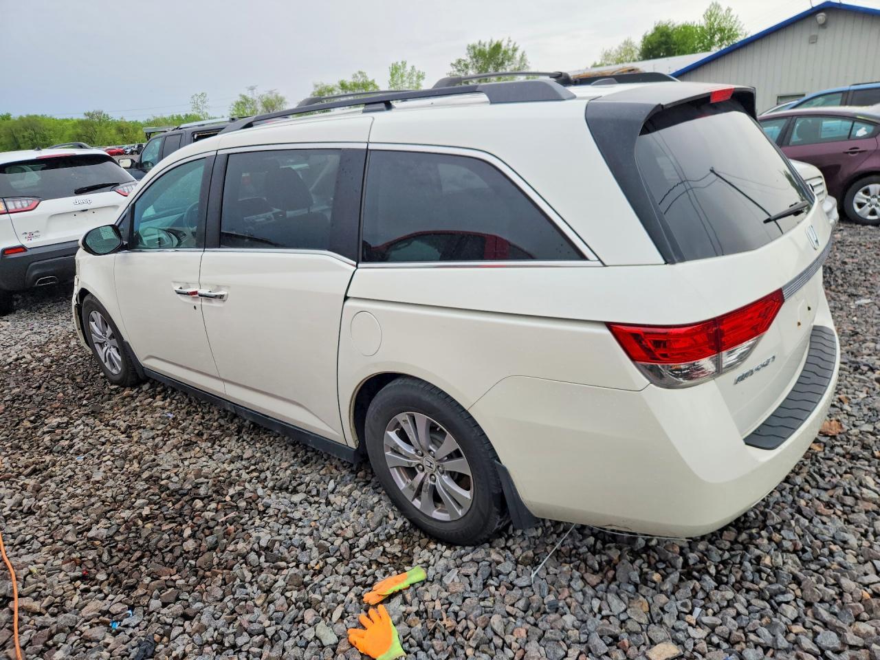 2015 Honda Odyssey - Image 2