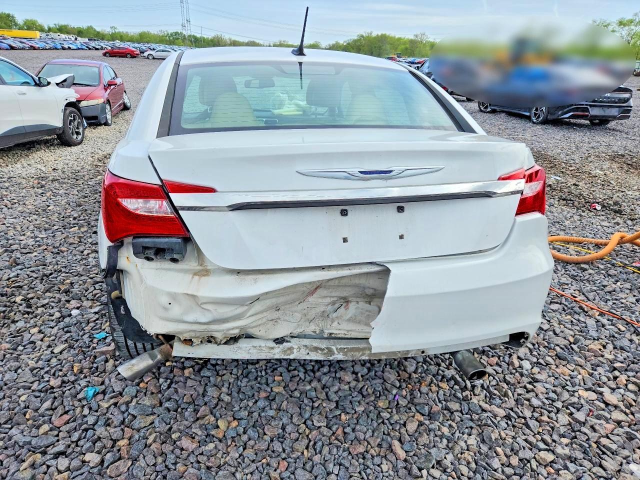 2014 Chrysler 200 Limited - Фото 6