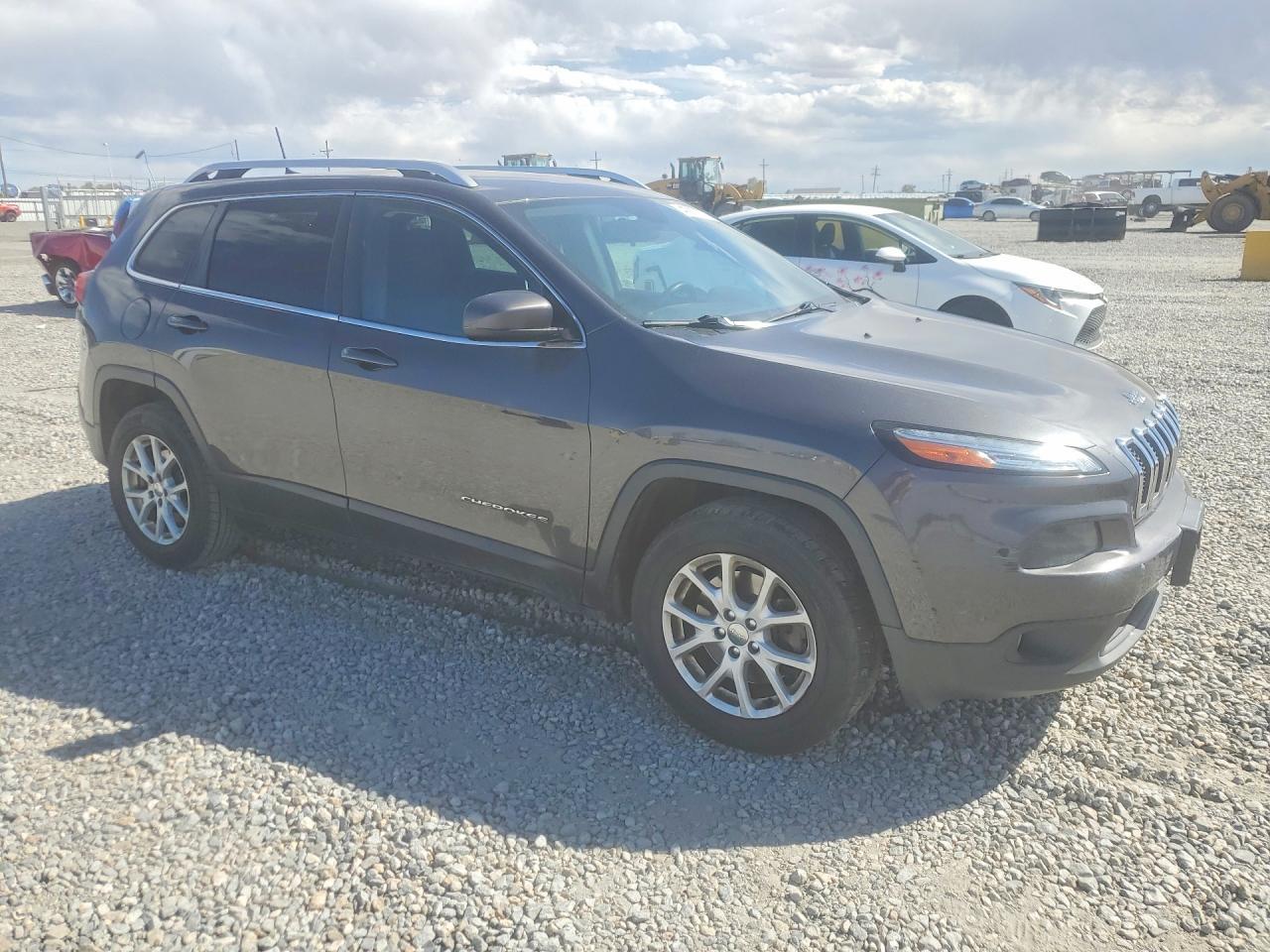 2016 Jeep Cherokee Latitude - Фото 4