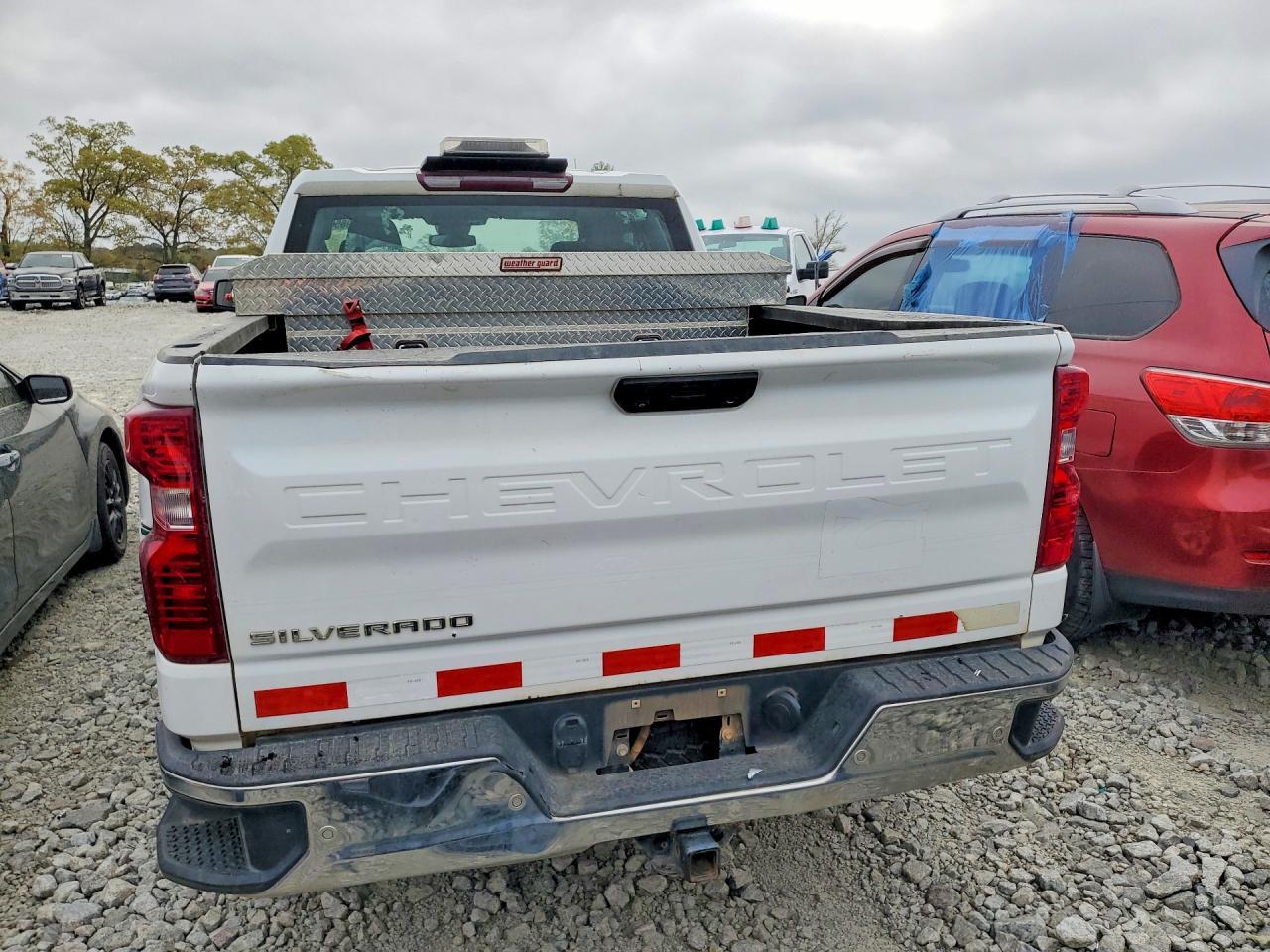 2023 Chevrolet Silverado C1500 - Фото 6