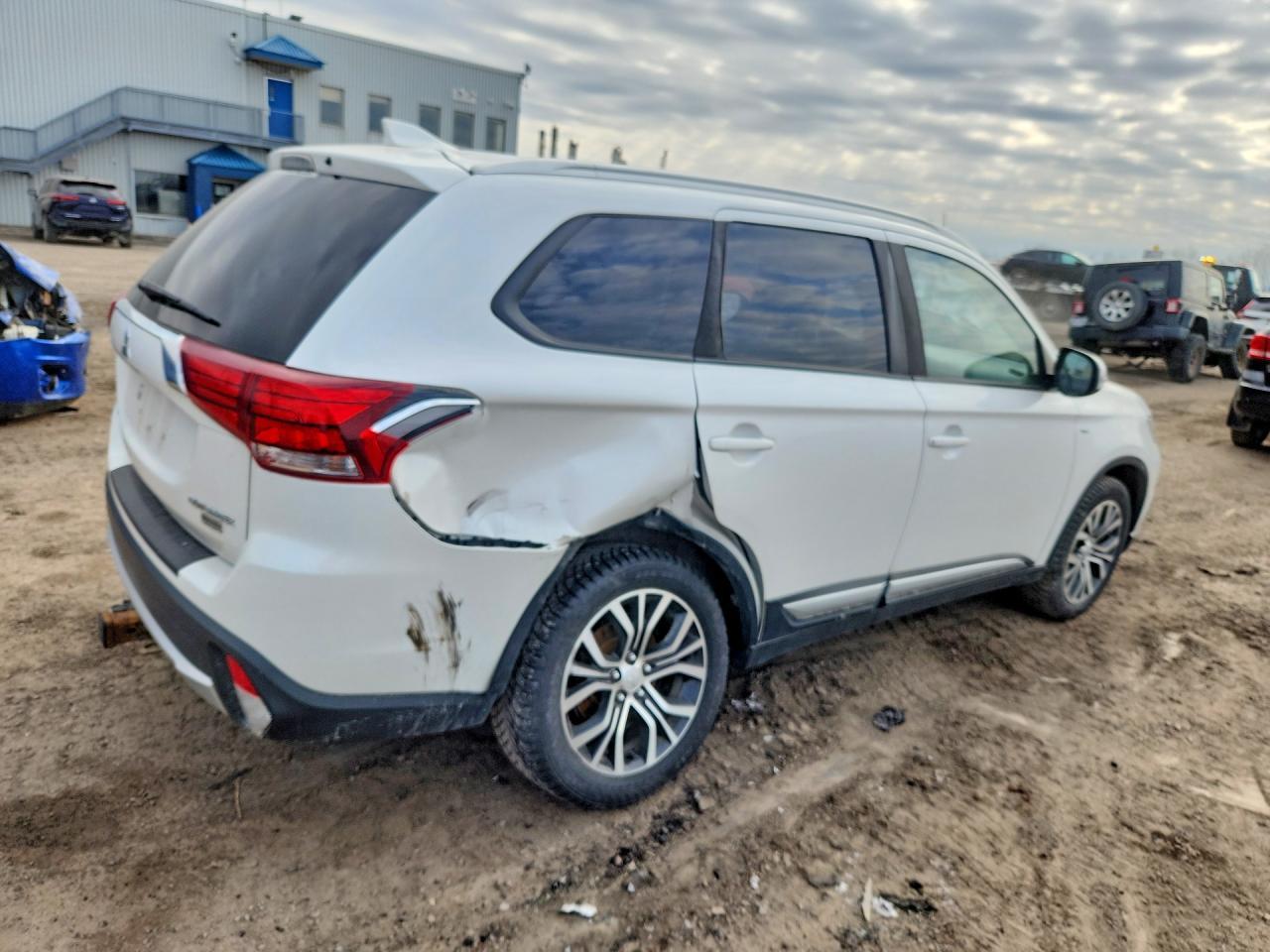 2018 Mitsubishi Outlander Se - Image 3