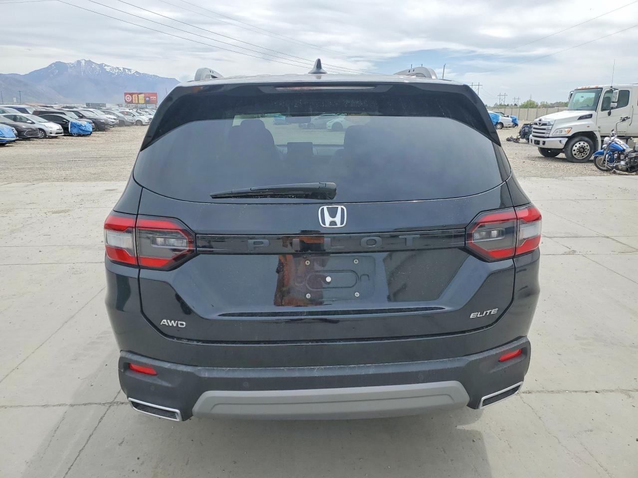 2025 Honda Pilot Elite - Image 6