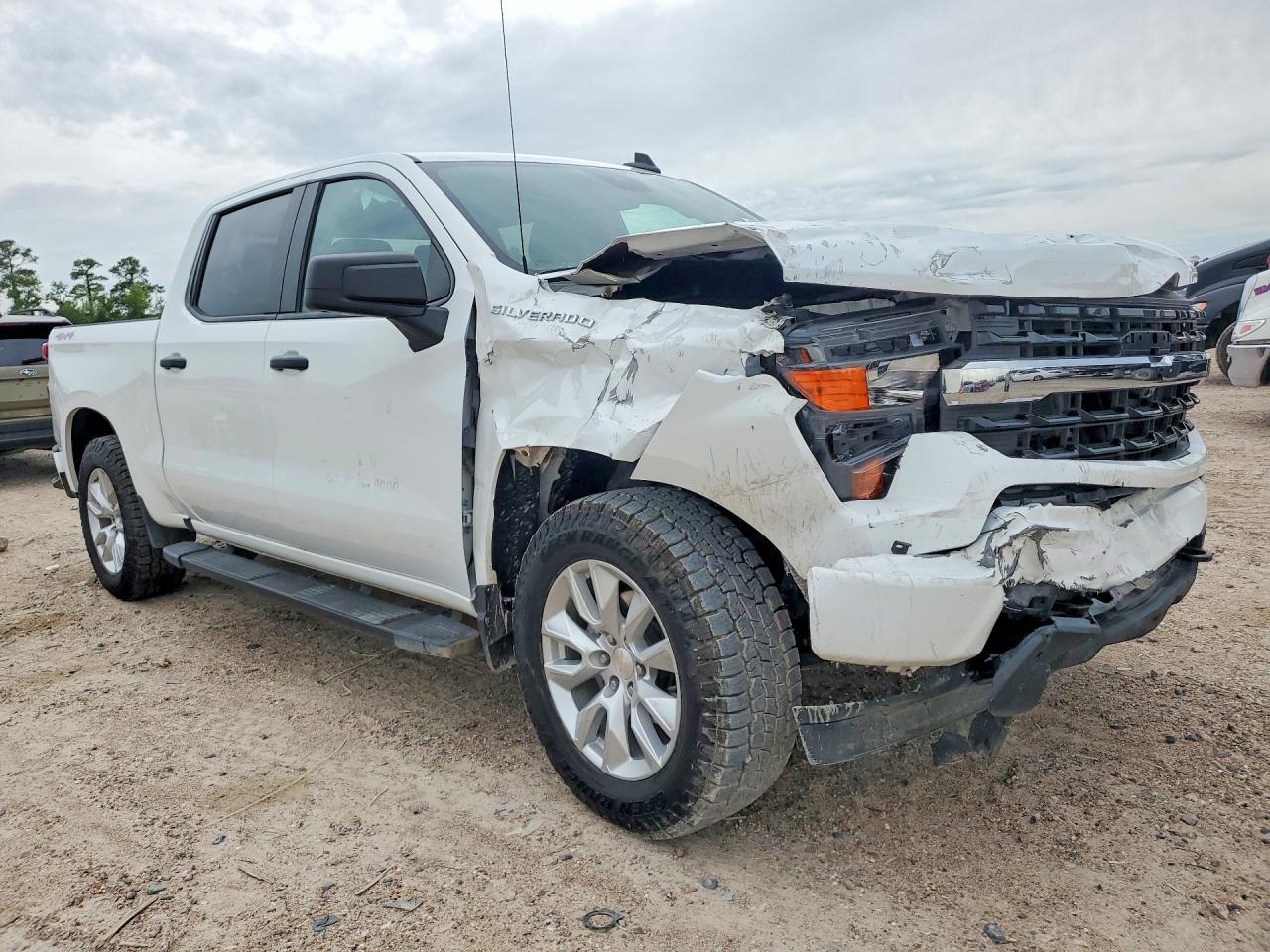 2024 Chevrolet Silverado K1500 Custom - Image 4