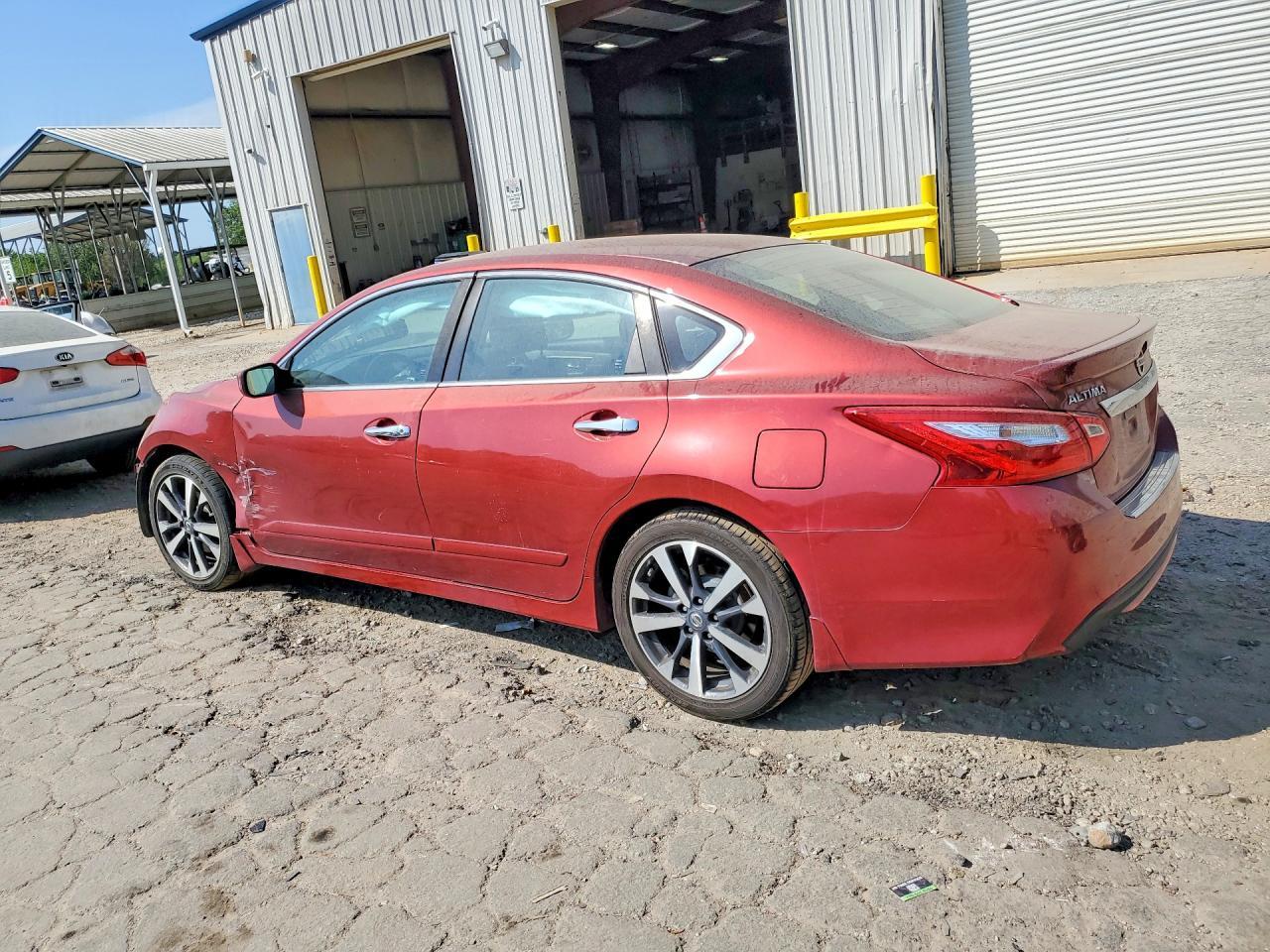 2016 Nissan Altima 2.5 Sr - Фото 2