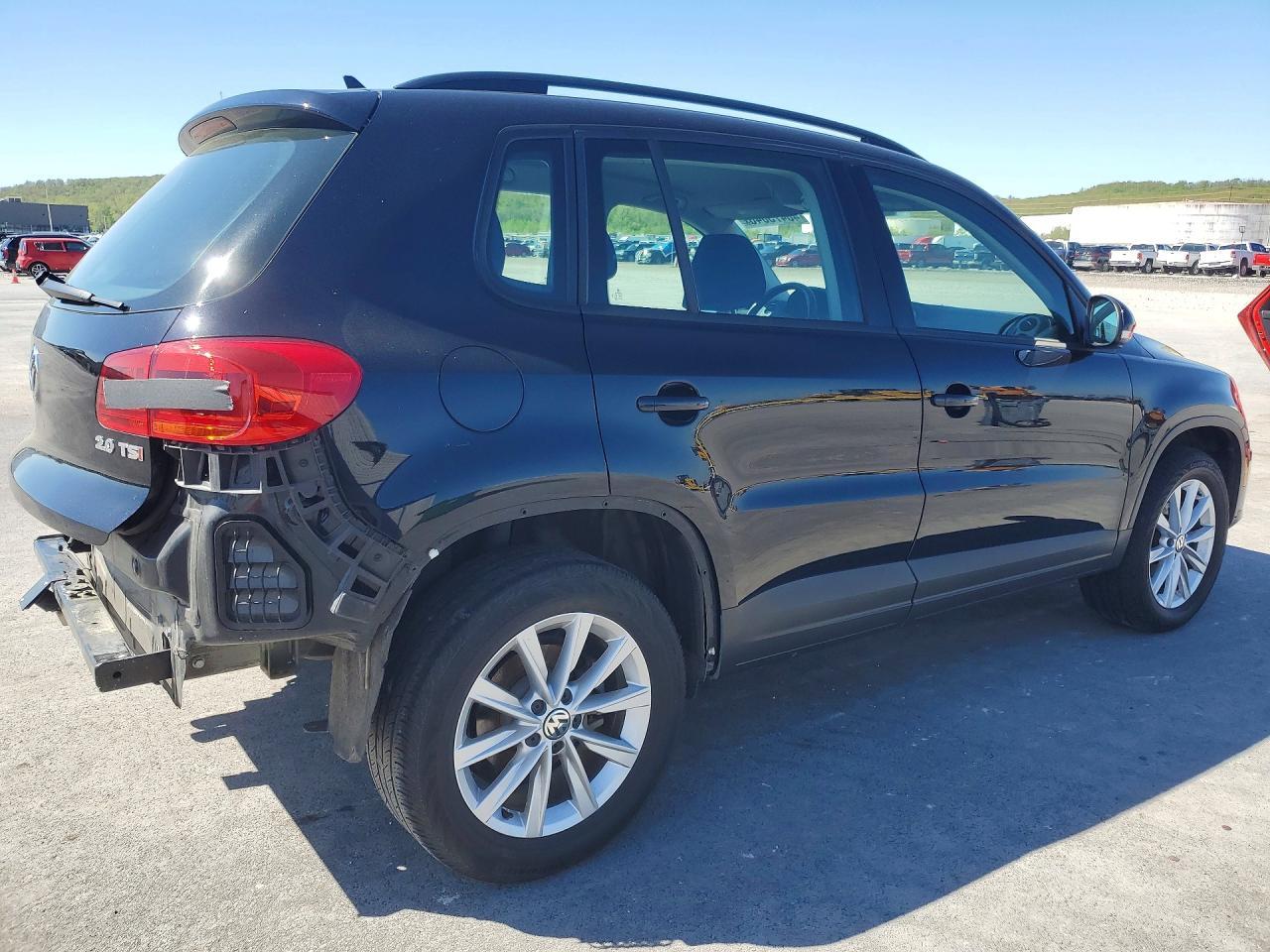 2017 Volkswagen Tiguan S - Image 3