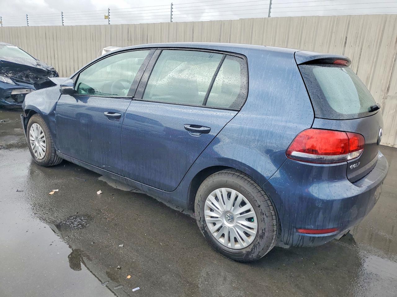 2013 Volkswagen Golf - Фото 2