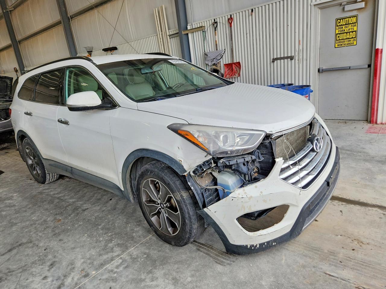 2013 Hyundai Santa Fe Gls - Image 4