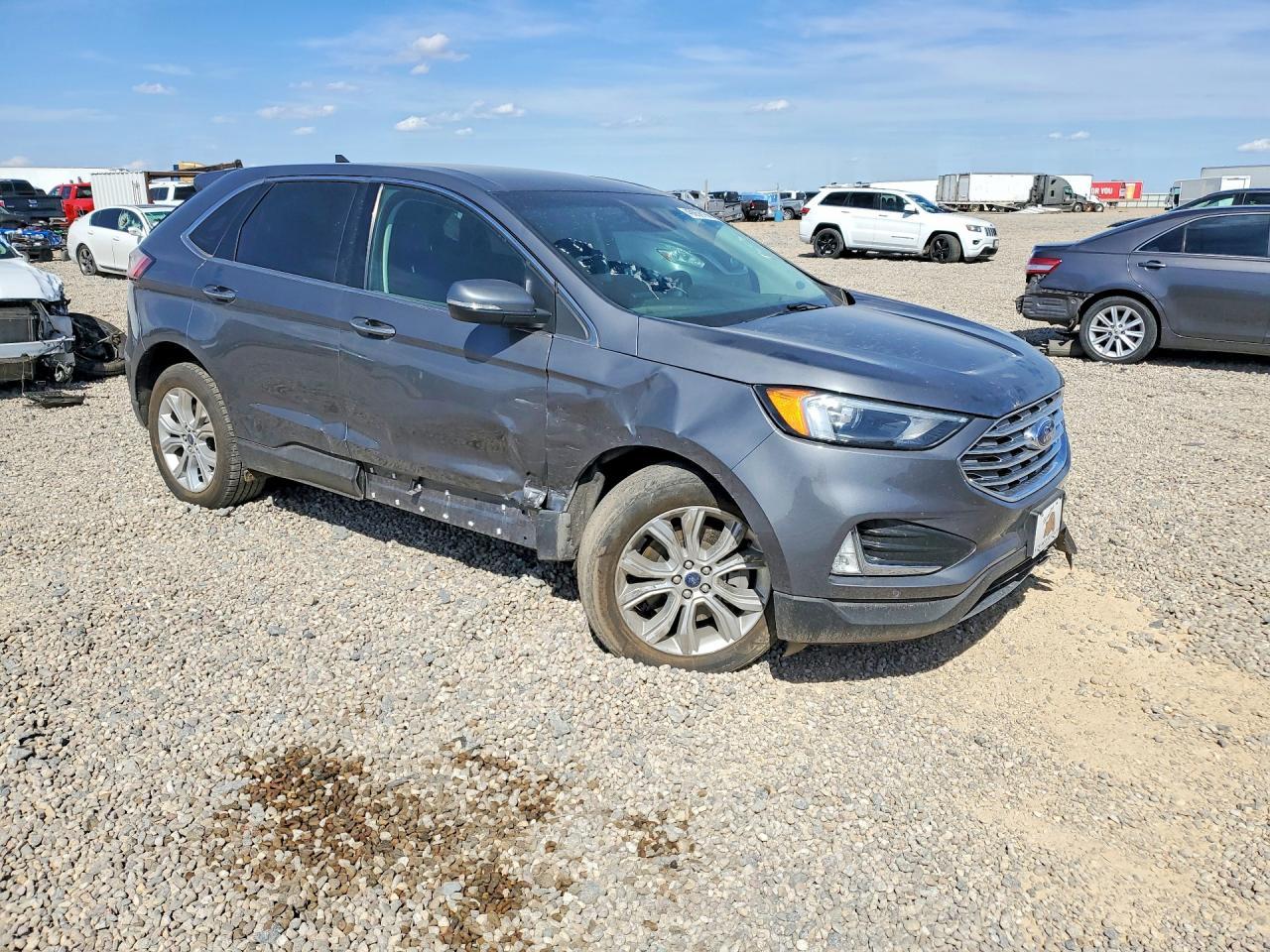 2022 Ford Edge Titanium - Image 4