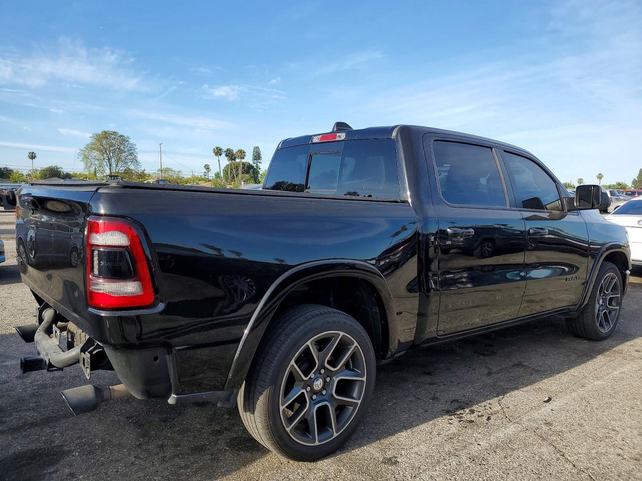 2019 Ram 1500 Laramie - Image 3