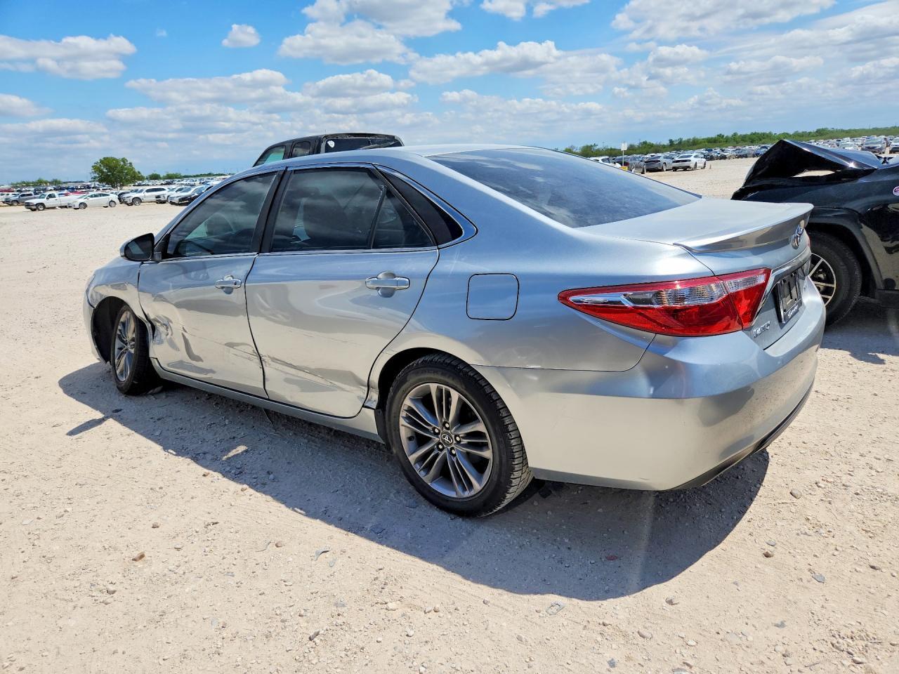 2017 Toyota Camry Se - Image 2