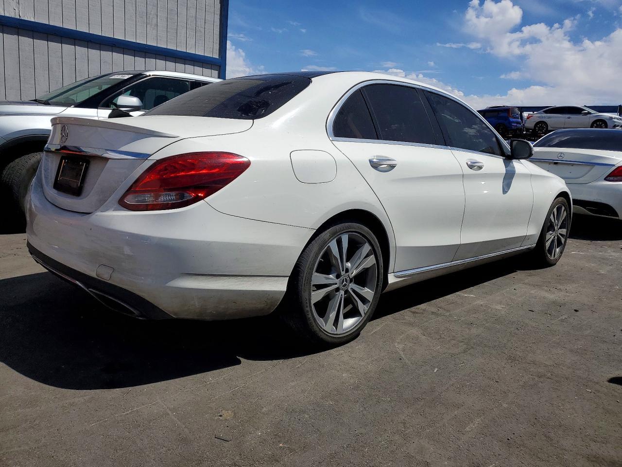 2018 Mercedes-Benz C 300 - Фото 3