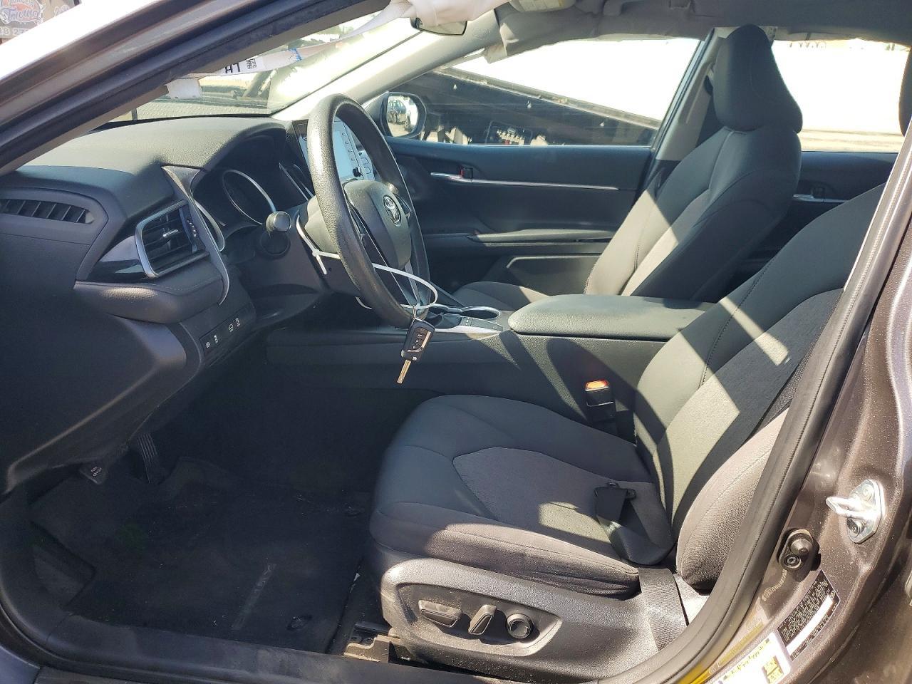 2023 Toyota Camry Le - Фото 7