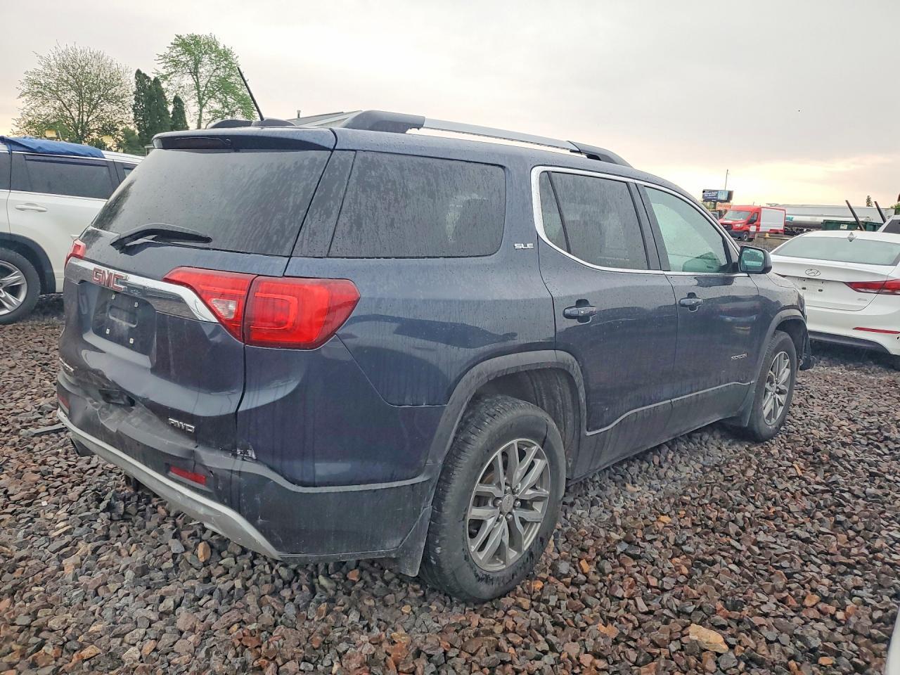 2018 GMC Acadia Sle - Image 3