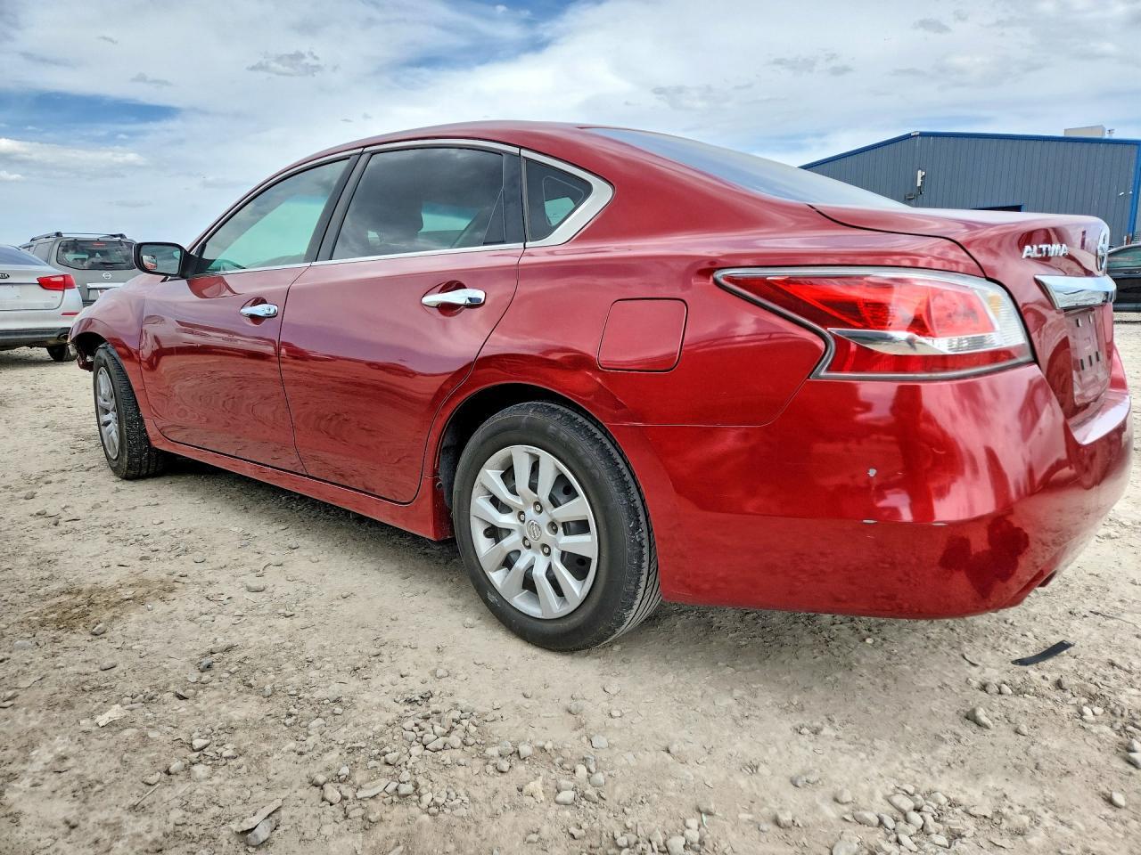 2015 Nissan Altima 2.5 S - Фото 2