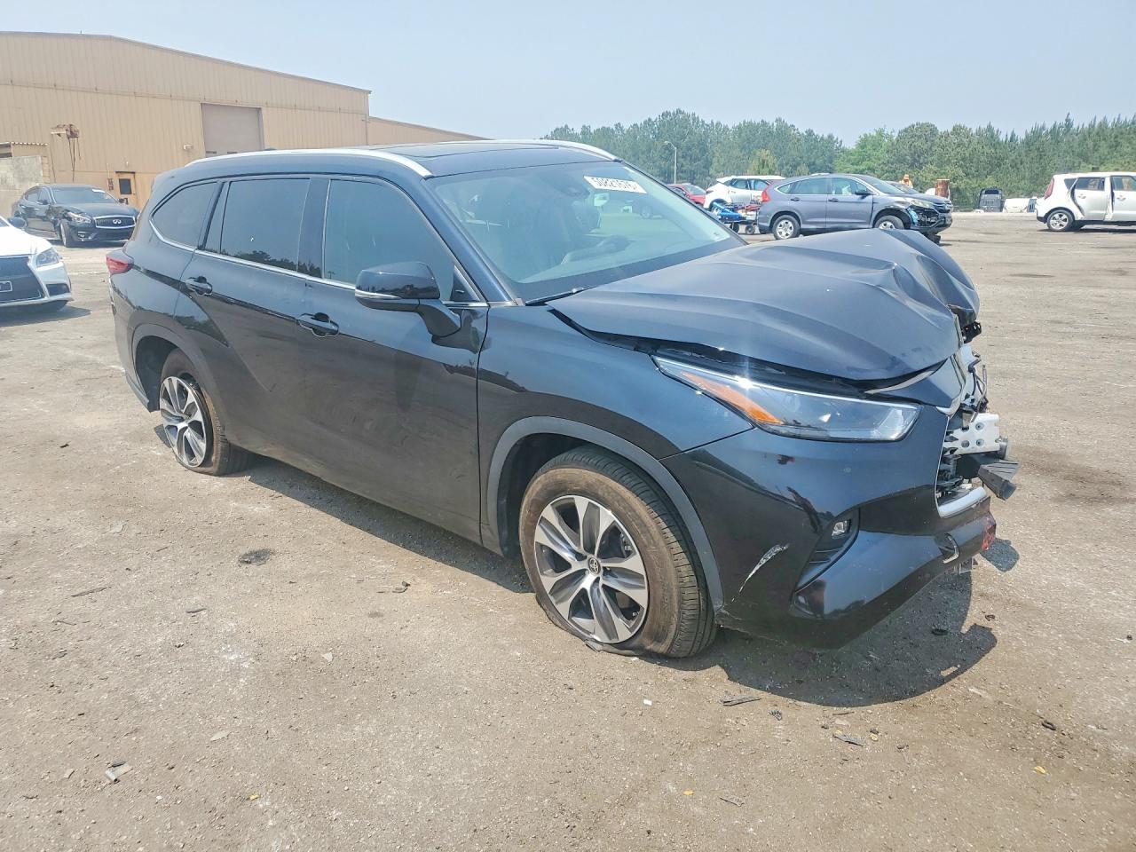 2022 Toyota Highlander Xle - Image 4