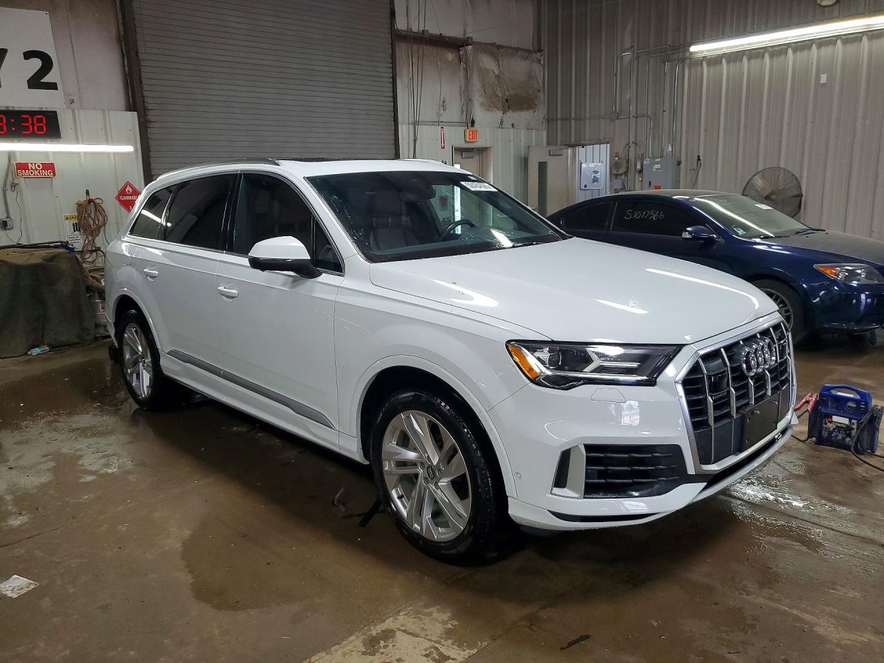 2021 Audi Q7 Premium Plus - Image 4