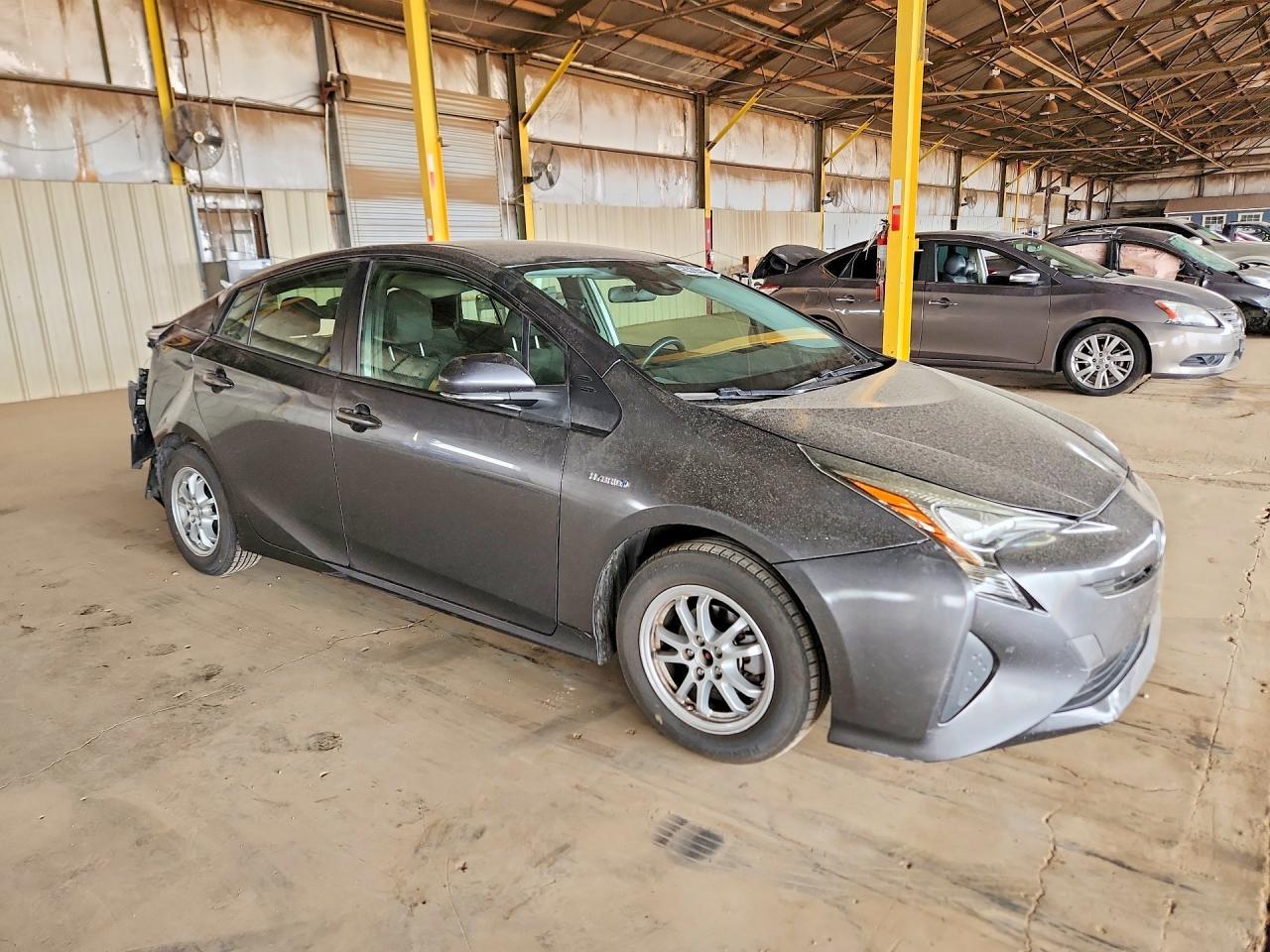 2017 Toyota Prius Two - Фото 4