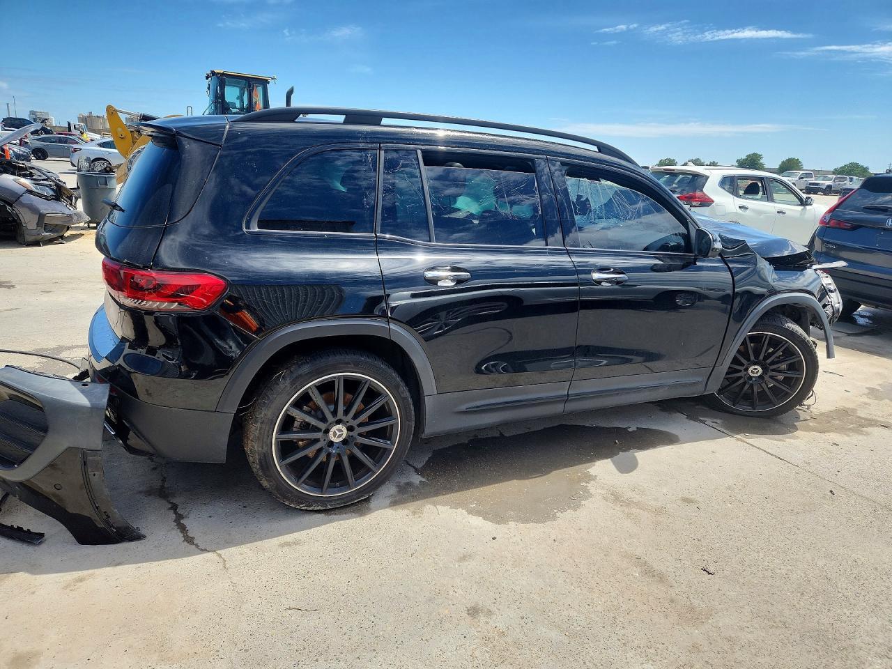 2023 Mercedes-Benz Glb 250 - Image 3