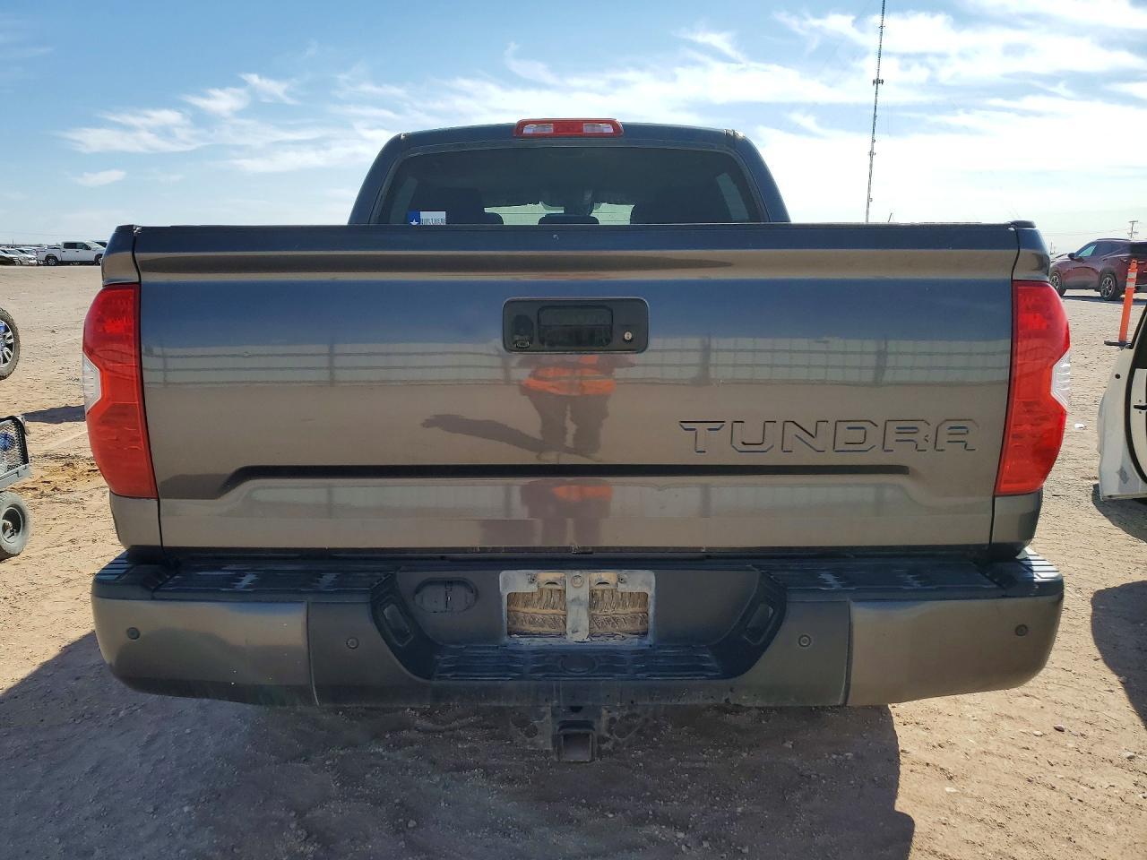 2018 Toyota Tundra Crewmax Sr5 - Image 6