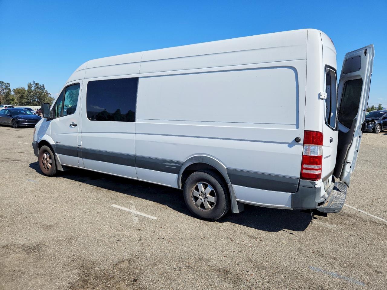2014 Mercedes-Benz Sprinter 2500 - Фото 2