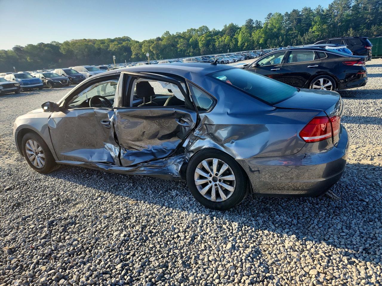 2013 Volkswagen Passat S - Image 2