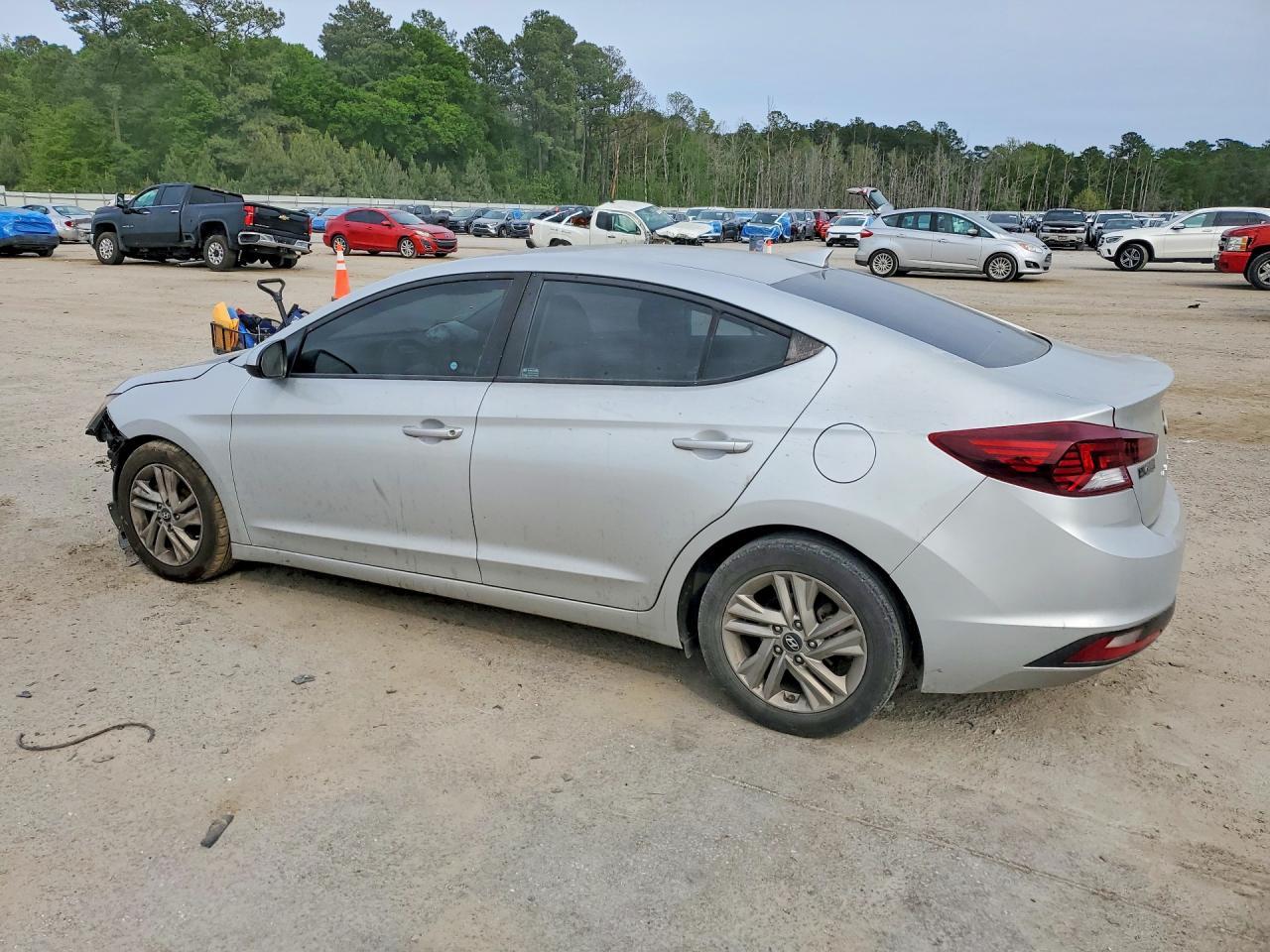 2019 Hyundai Elantra Sel - Image 2