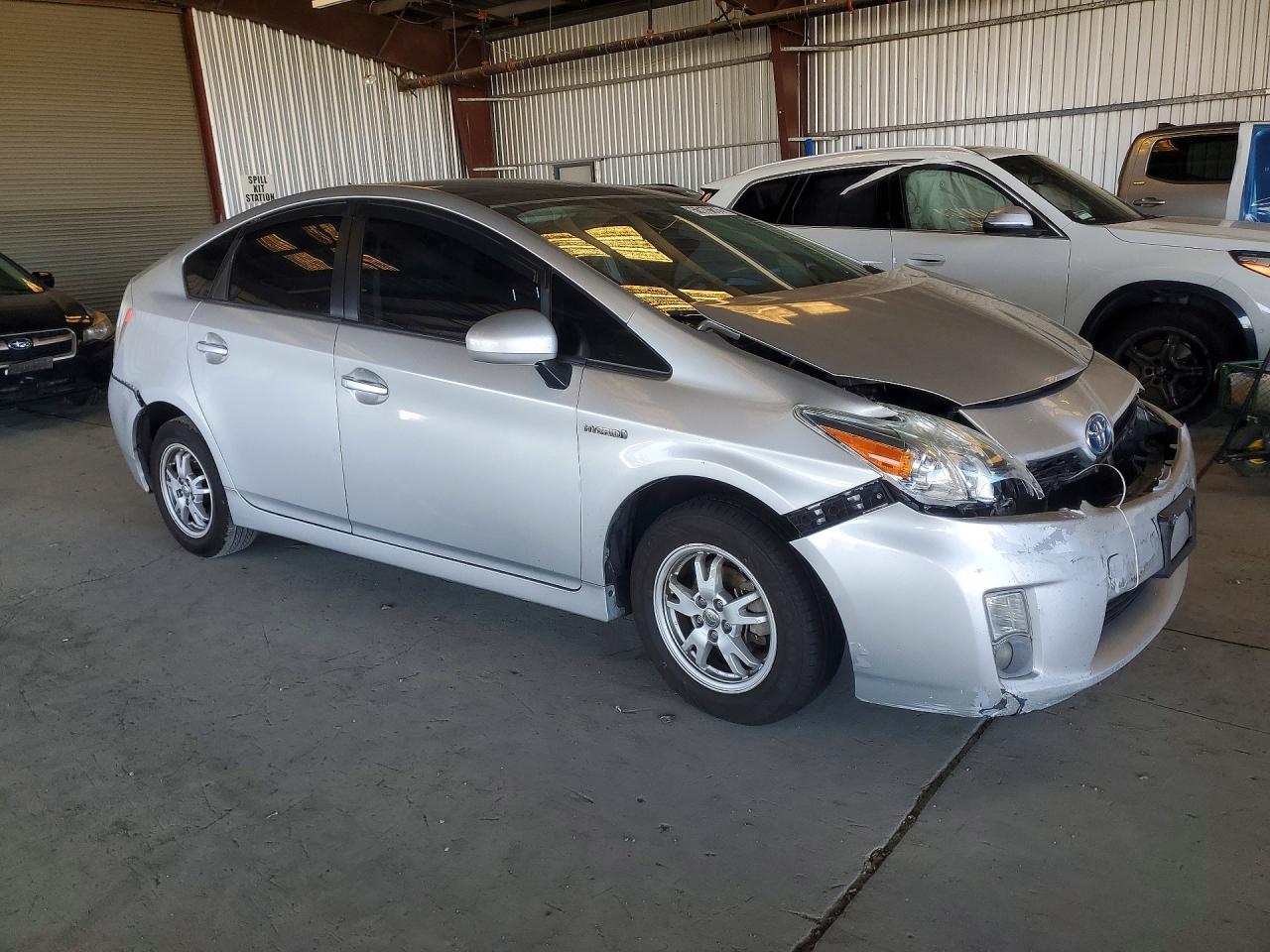 2010 Toyota Prius Iii - Image 4