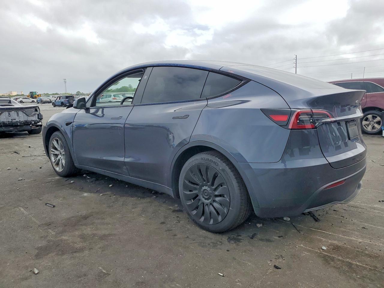 2023 Tesla Model Y - Image 2