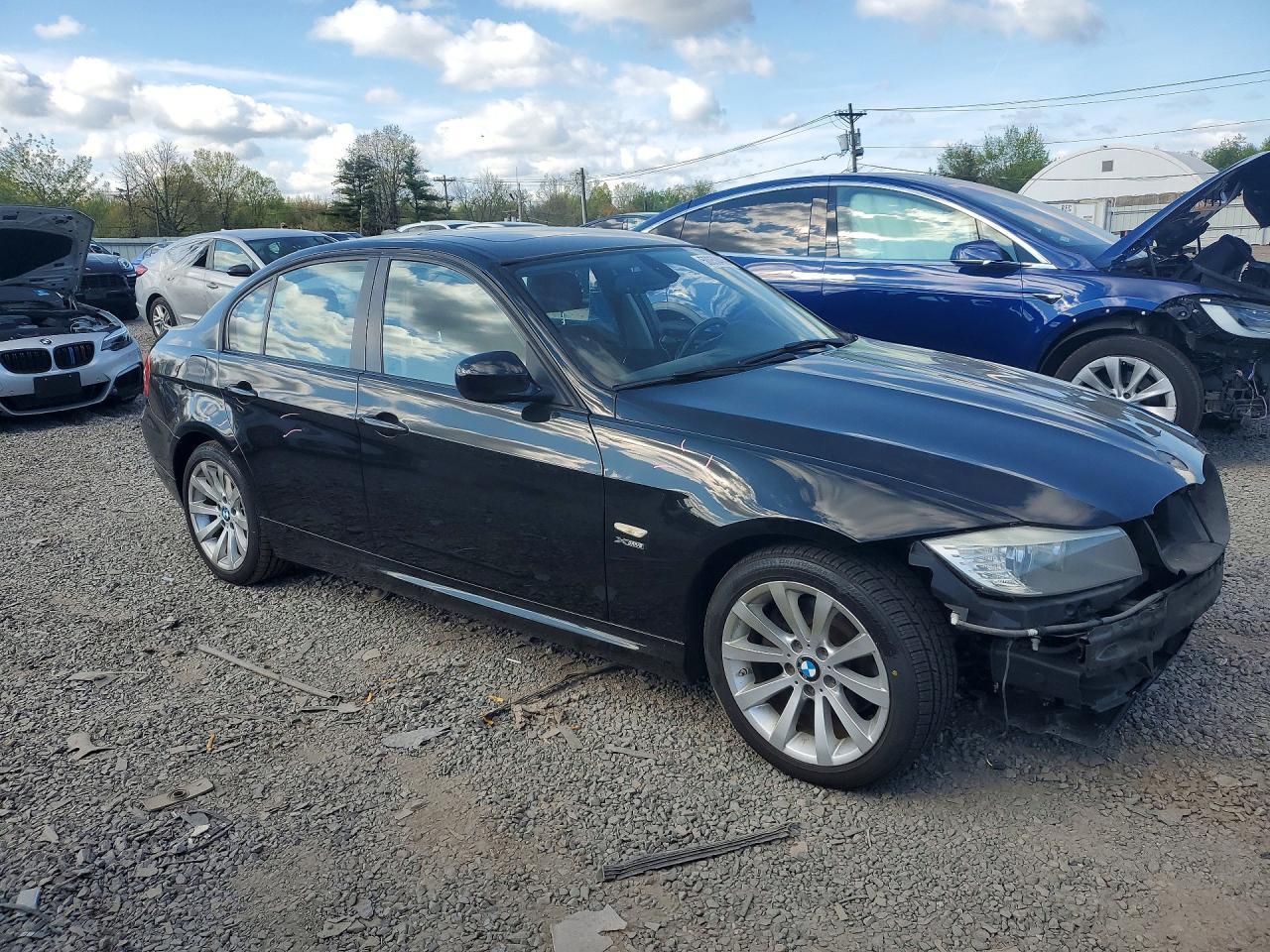 2011 BMW 328 Xi Sulev - Image 4