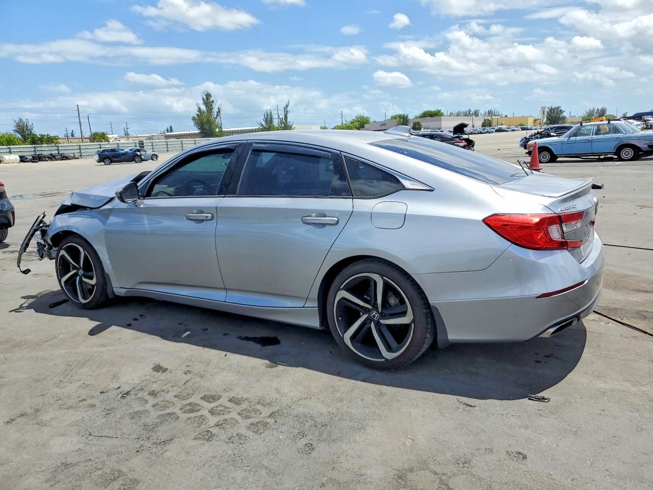 2018 Honda Accord Sport - Image 2